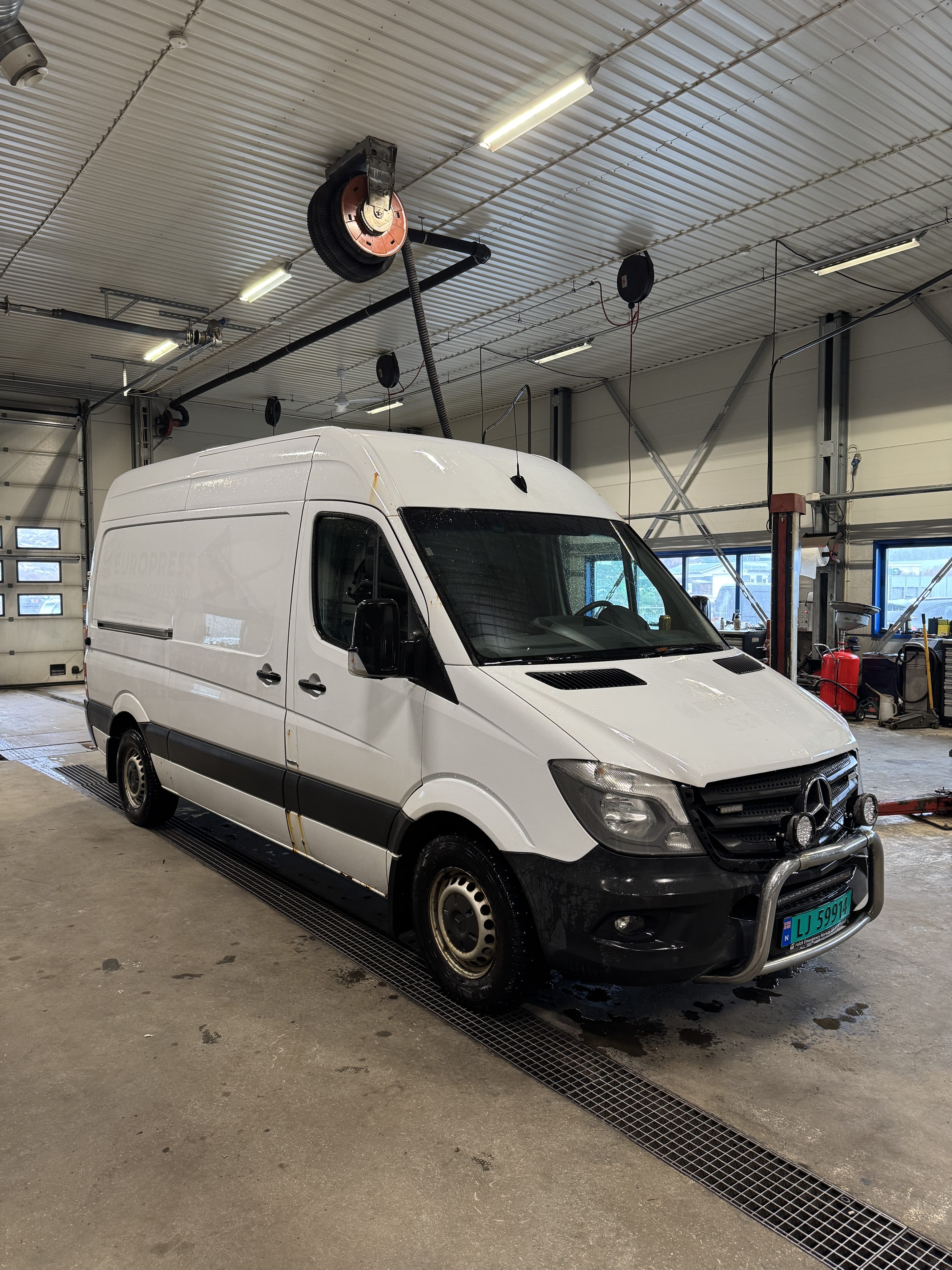 Mercedes-Benz Sprinter with Air conditioning