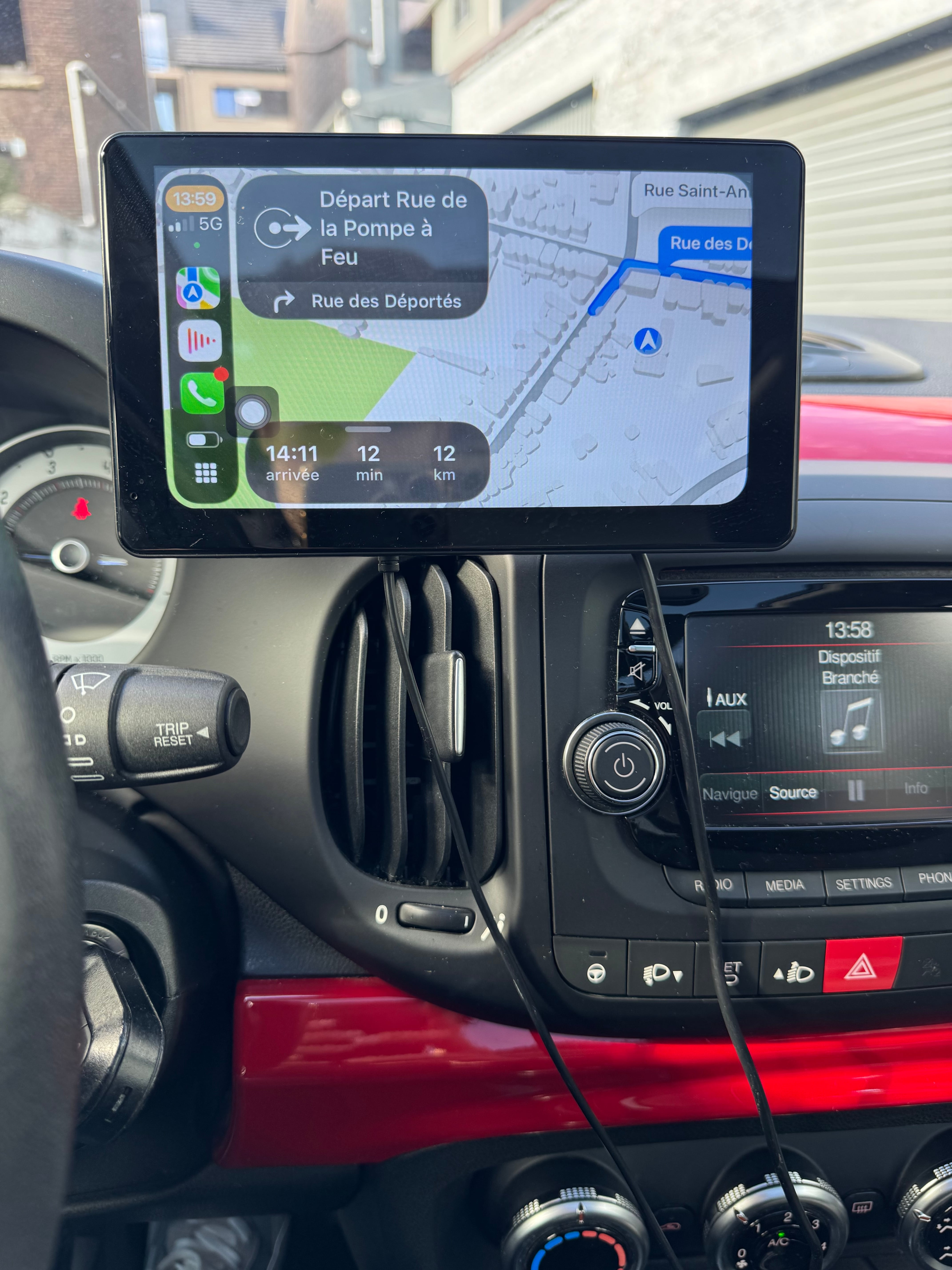 Fiat 500L 1.4 essence Charleroi Airport avec Android Auto
