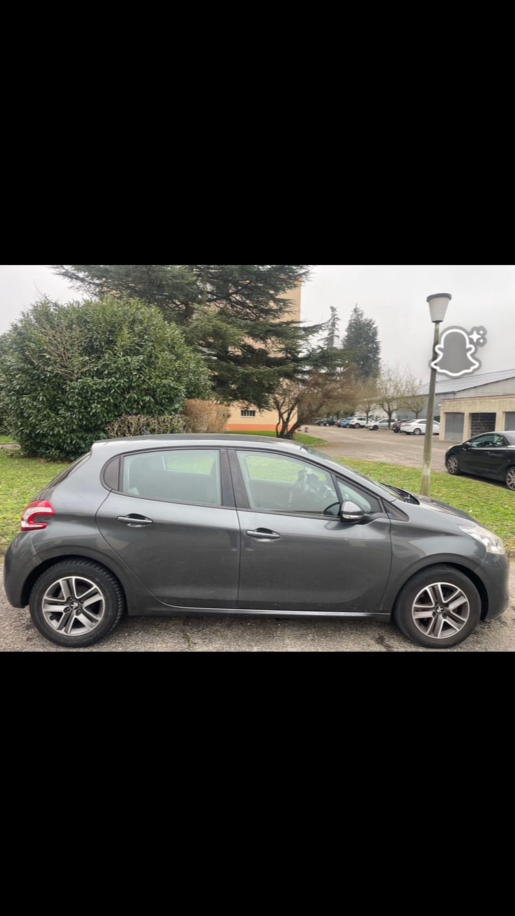 Peugeot 208 avec Climatisation