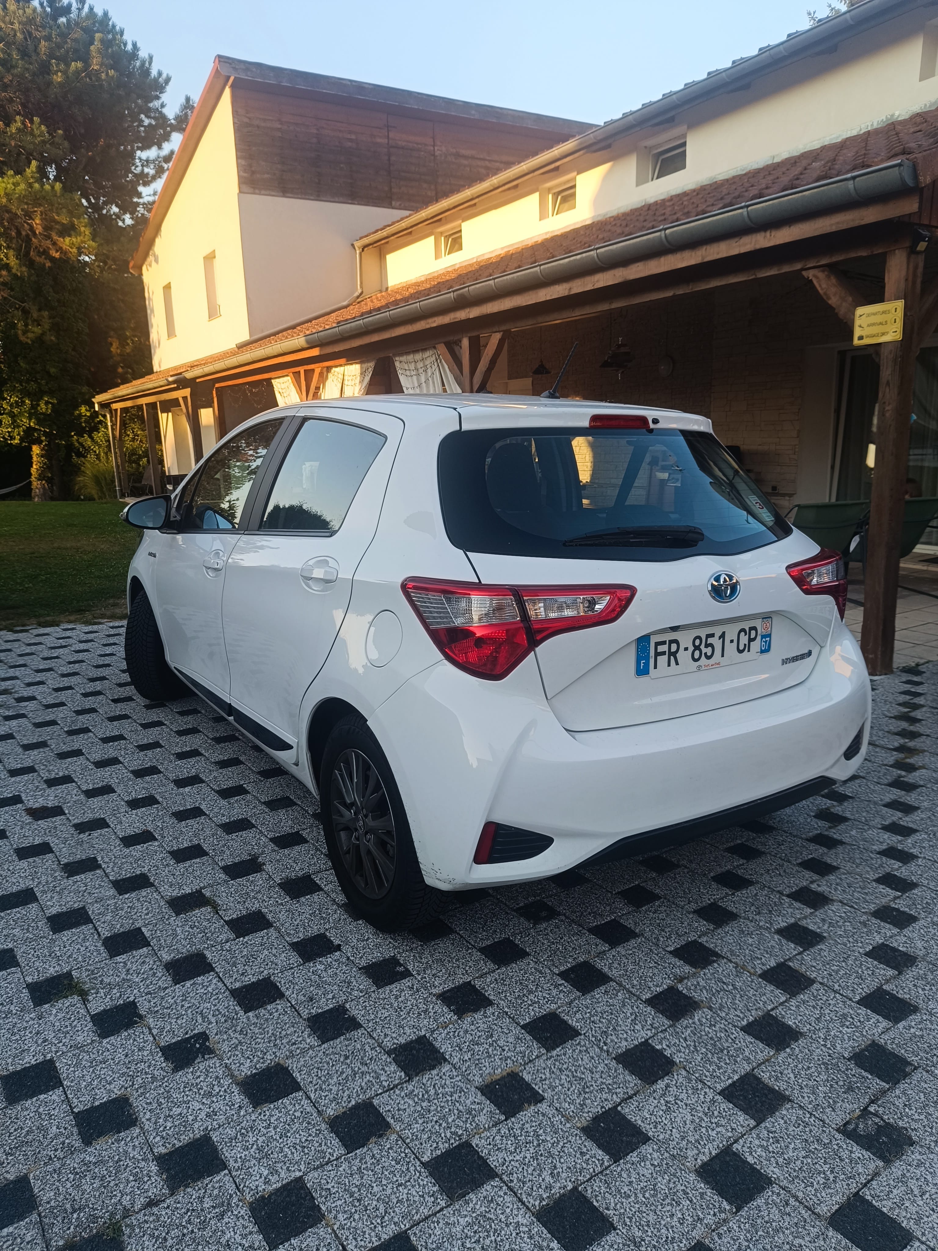Toyota Yaris Hybride avec Caméra de recul