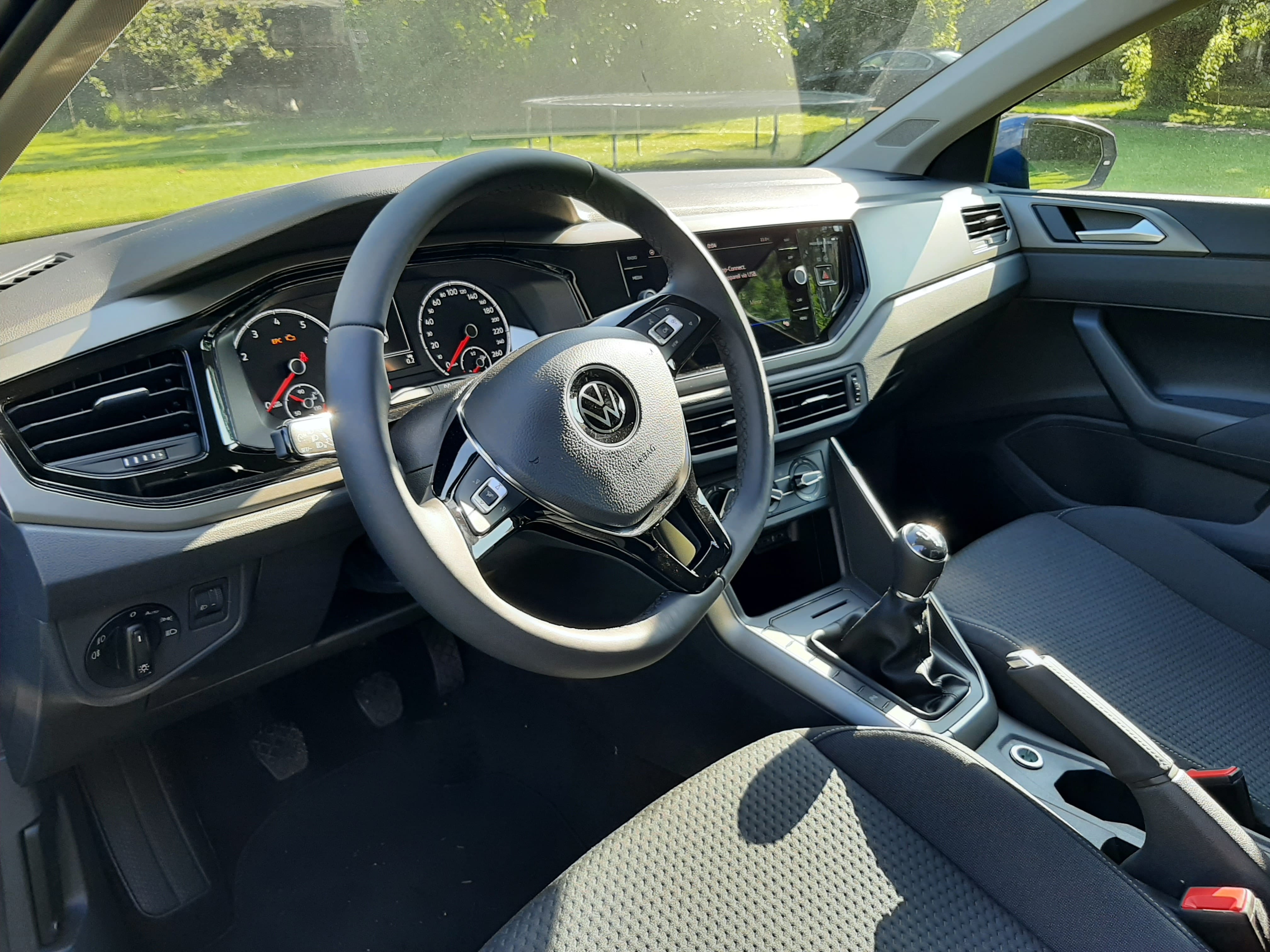 Volkswagen Polo 688 avec Android Auto