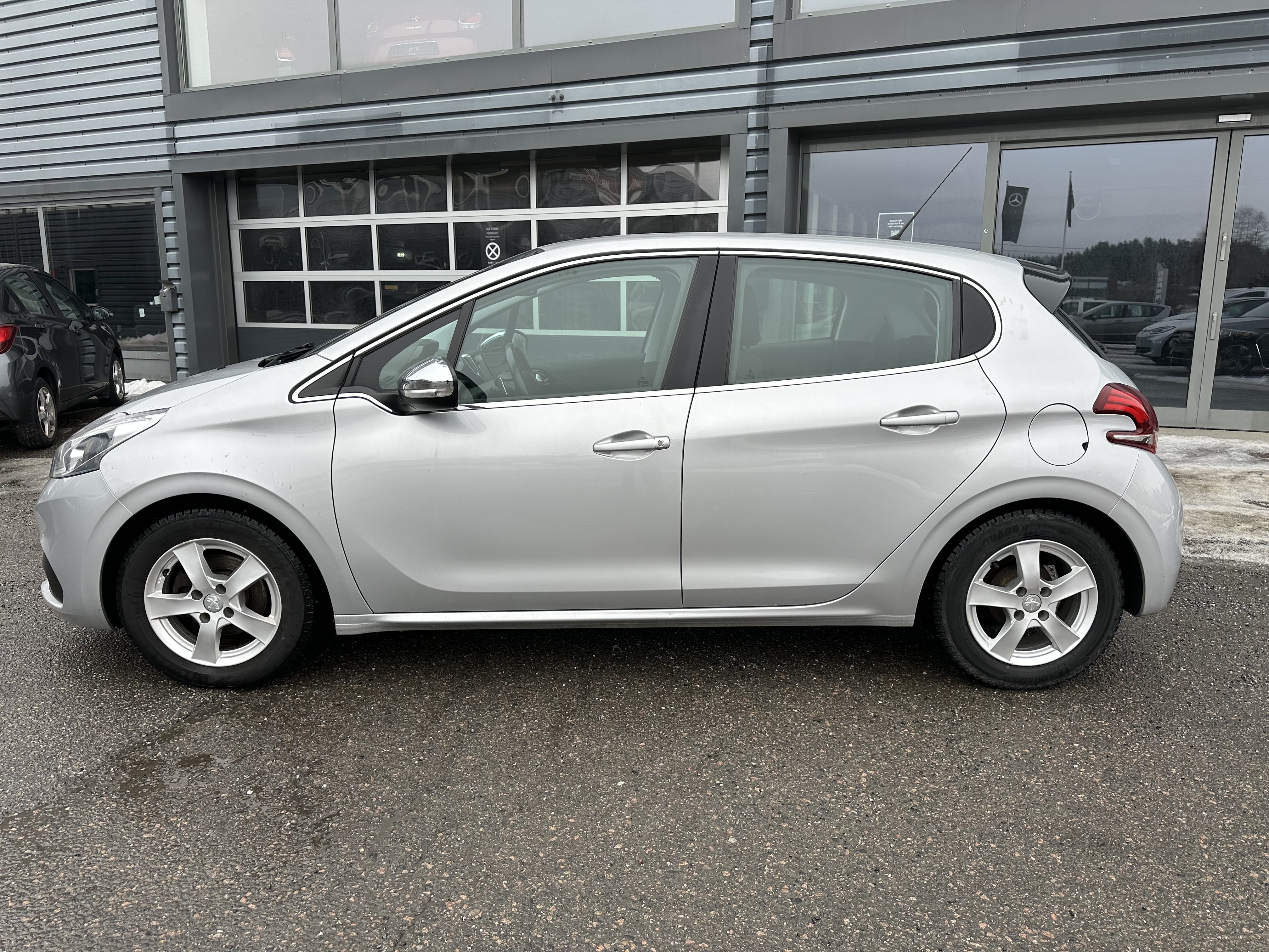 Peugeot 208 Automat med Aircondition