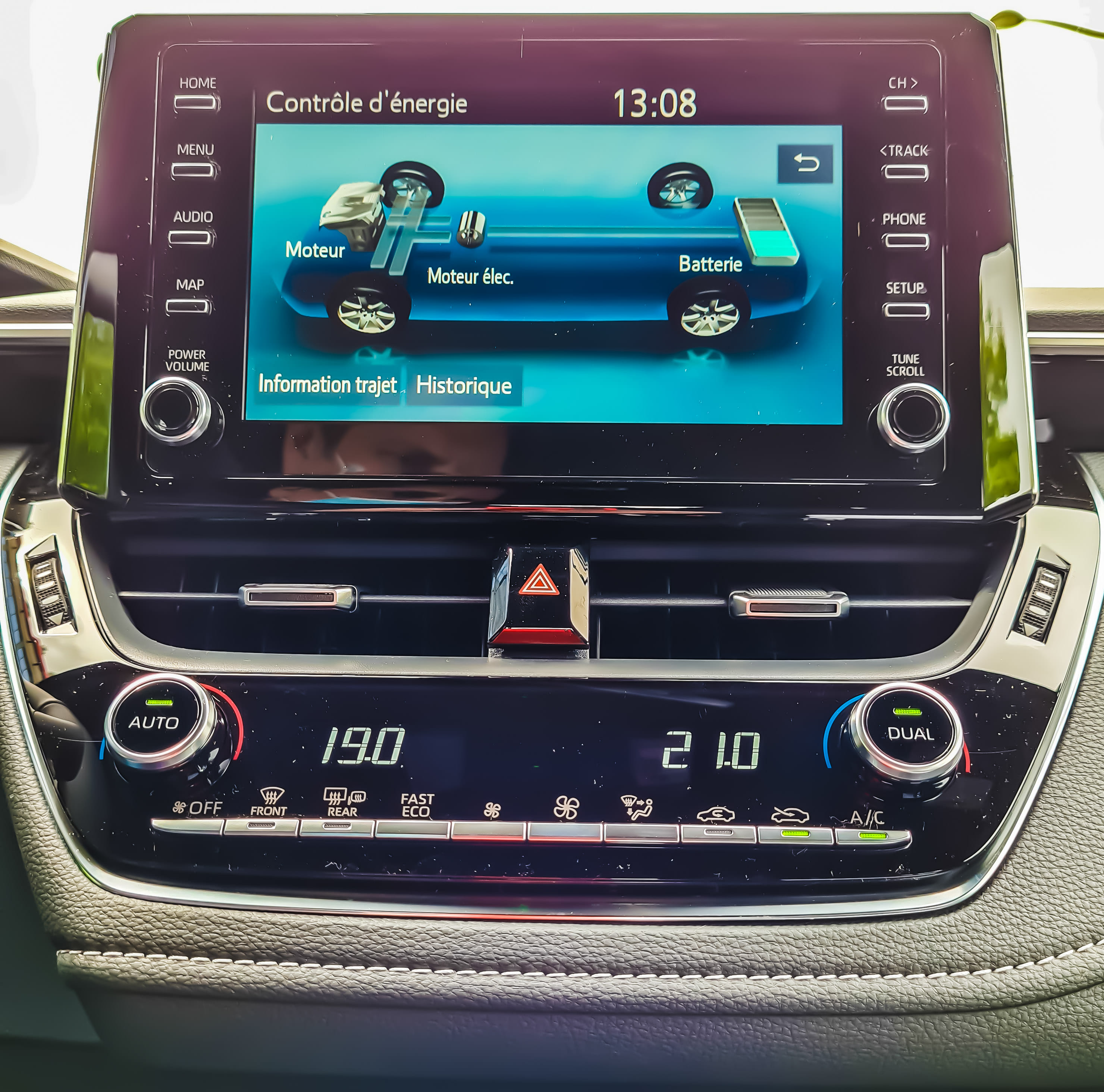Toyota Corolla HYBRIDE Boîte Auto (FY729) (Clim, Connectivité Smartphone, Camera de recul, ...) # avec Android Auto