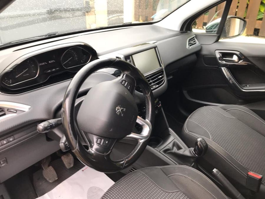 Peugeot 208 avec Régulateur de vitesse