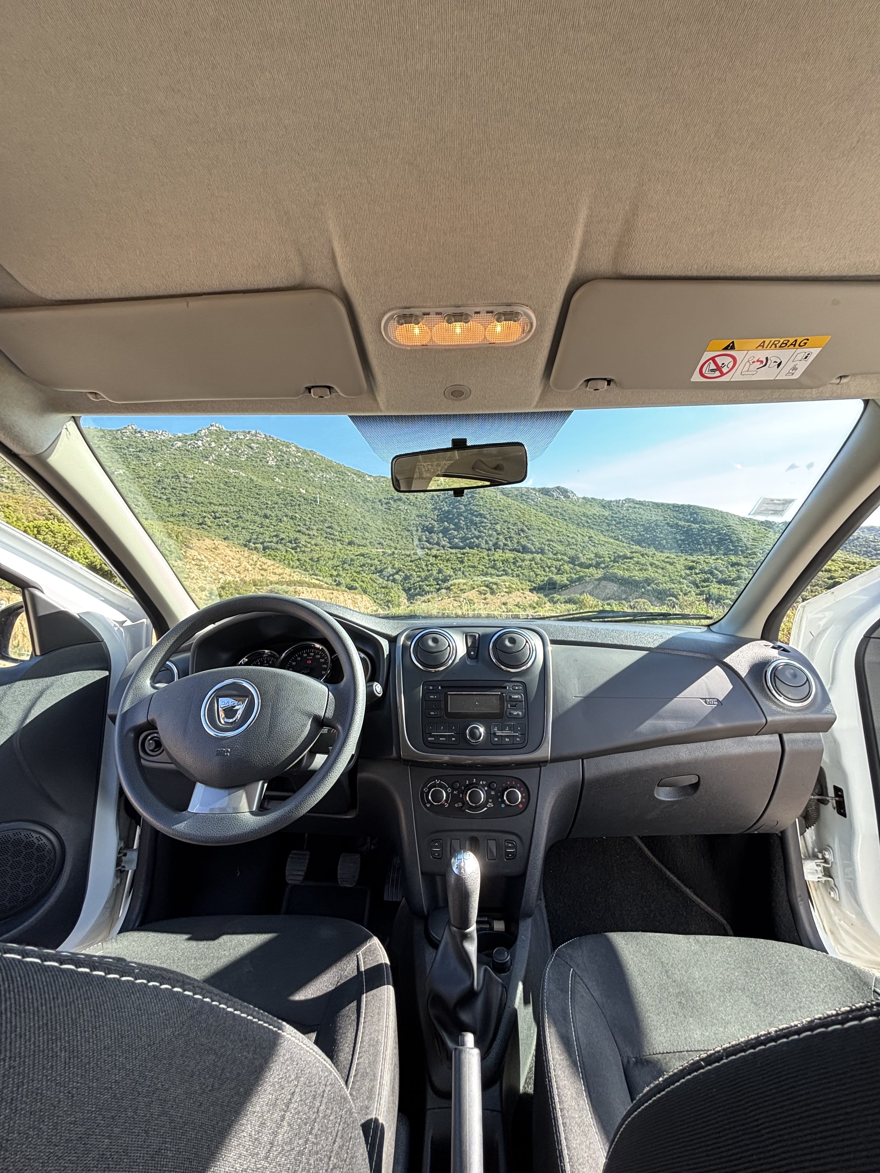 Dacia Sandero 1.2 16v 75 with USB charging ports