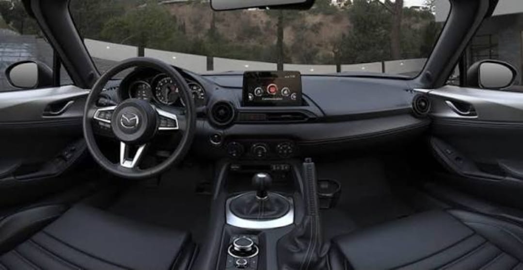 Mazda MX-5 Miata RF Grand Touring con Control de velocidad