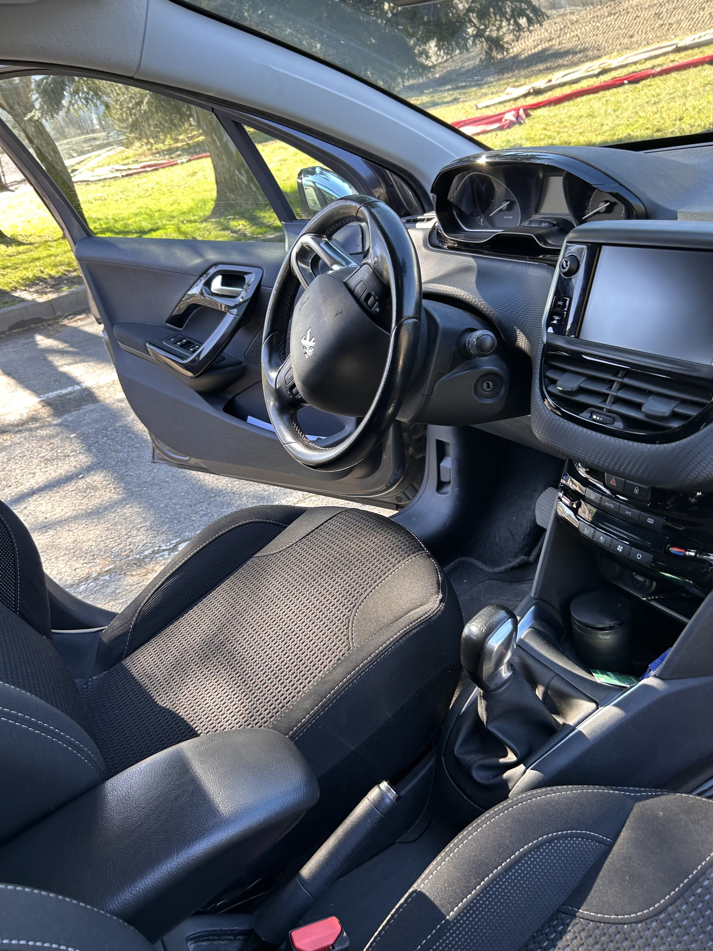 Peugeot 208 avec Port USB