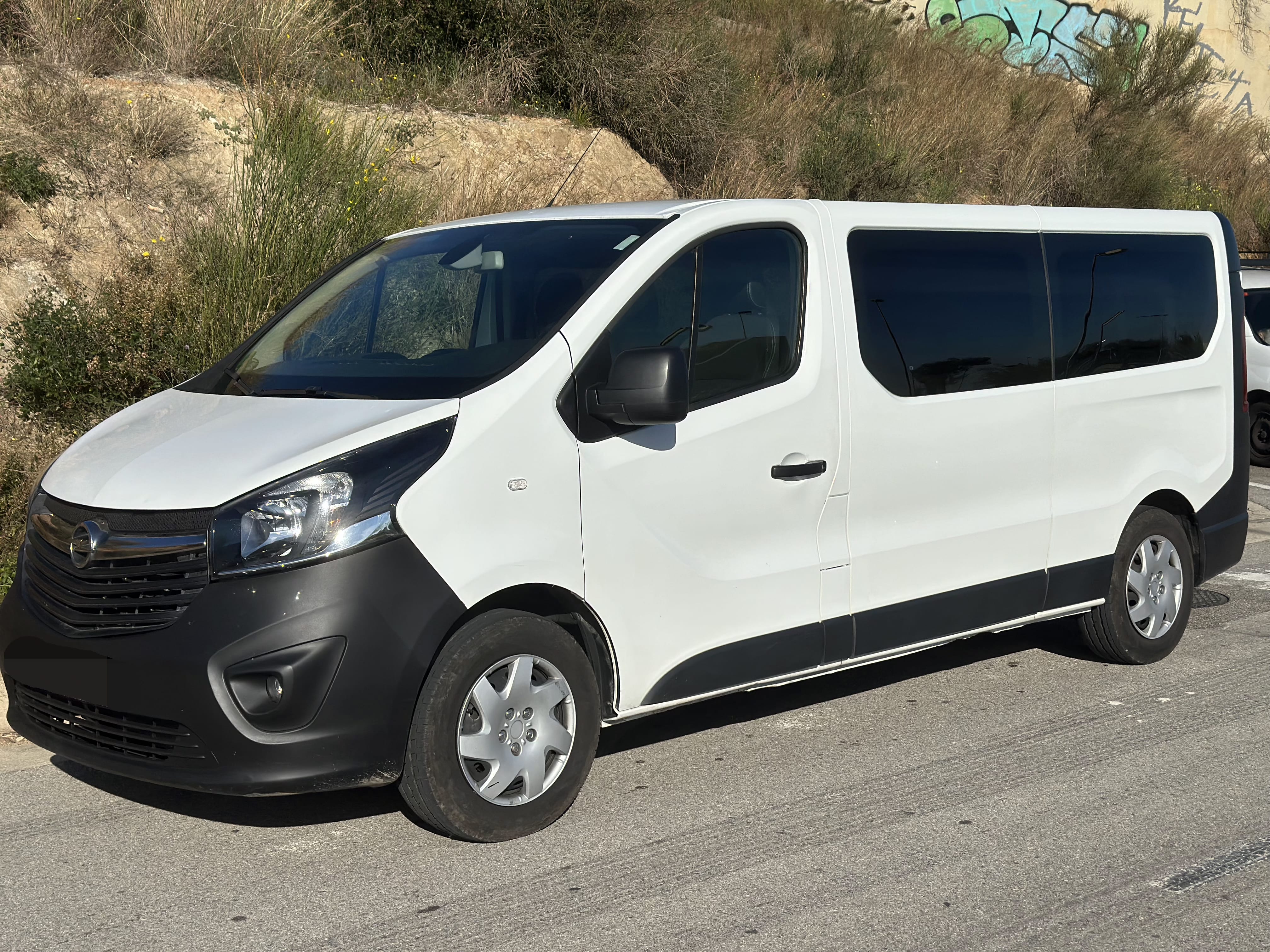 Opel Vivaro Combi 9 Plazas, 2018, Diesel, 9 Sitze und mehr