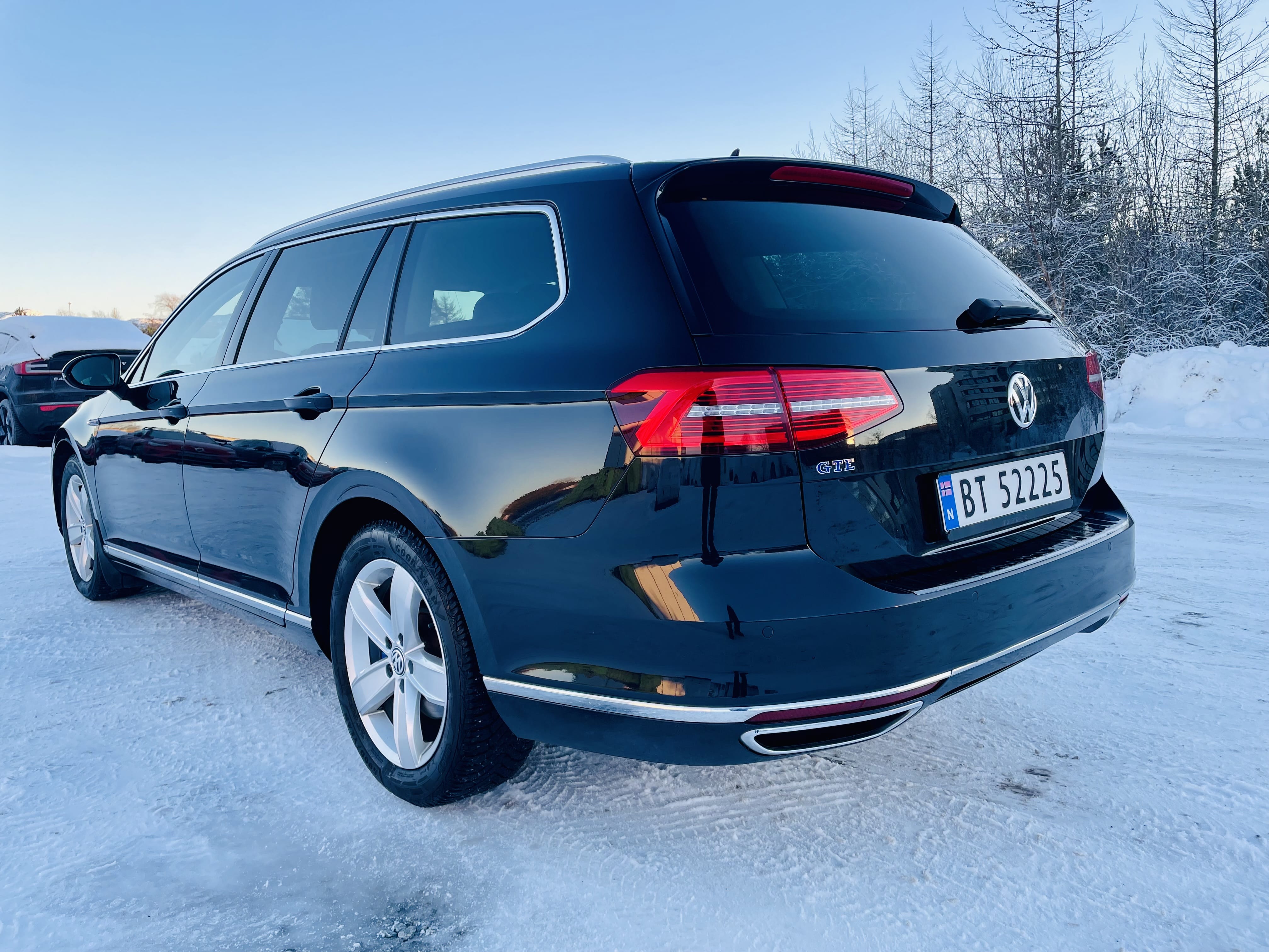 Volkswagen Passat GTE med GPS