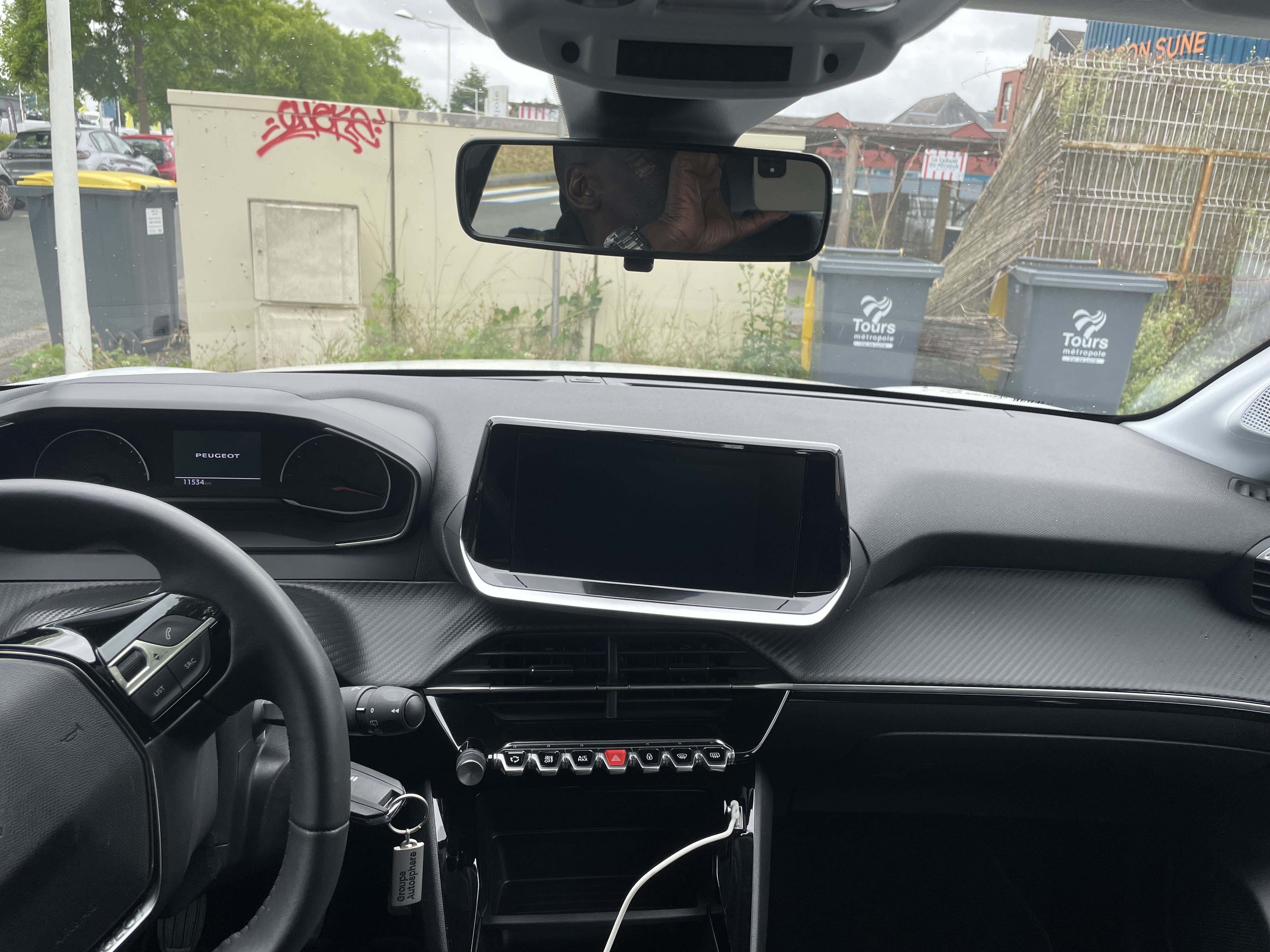 Peugeot 208 avec Siège bébé