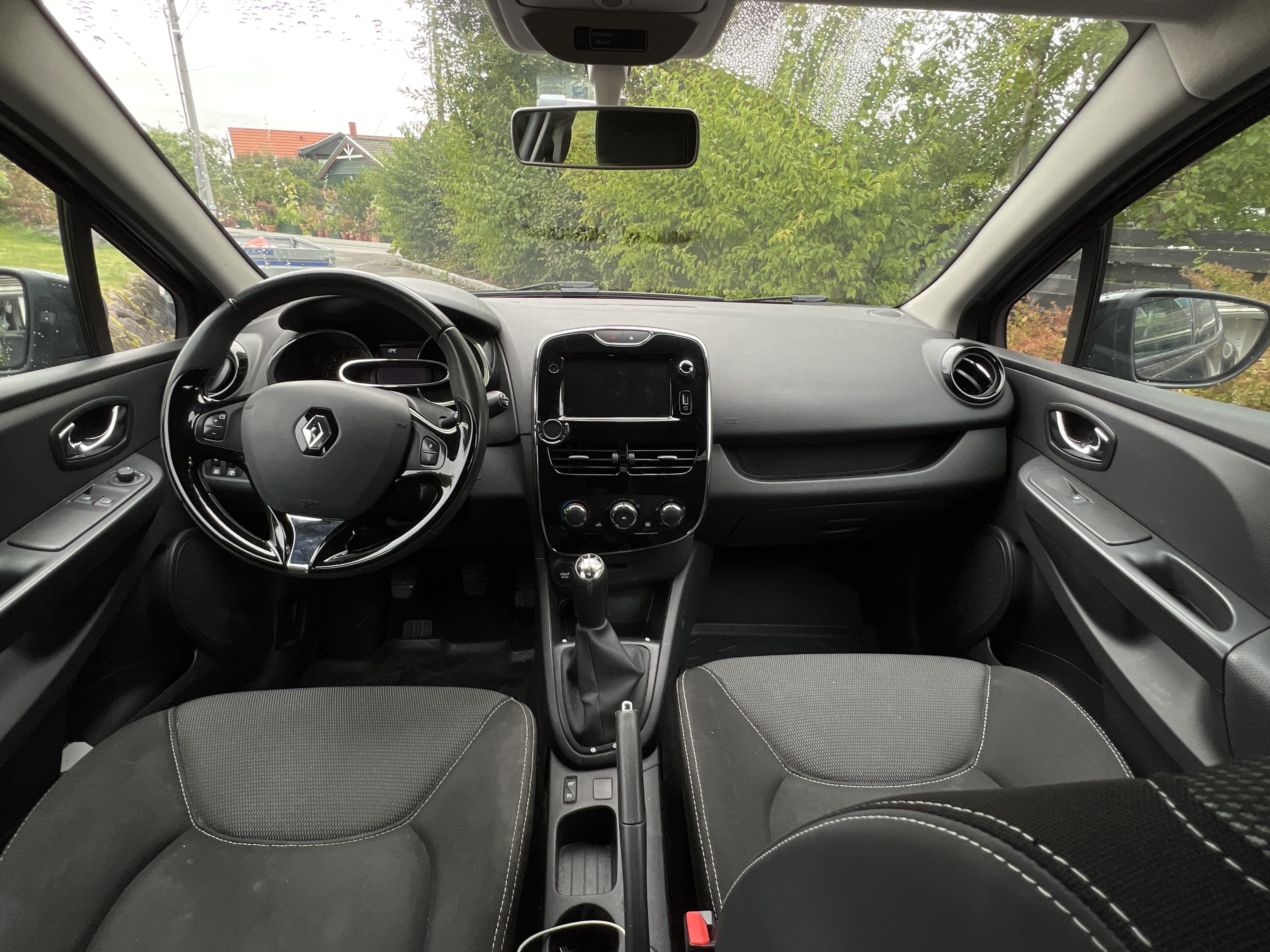 Renault Clio med Lydinngang