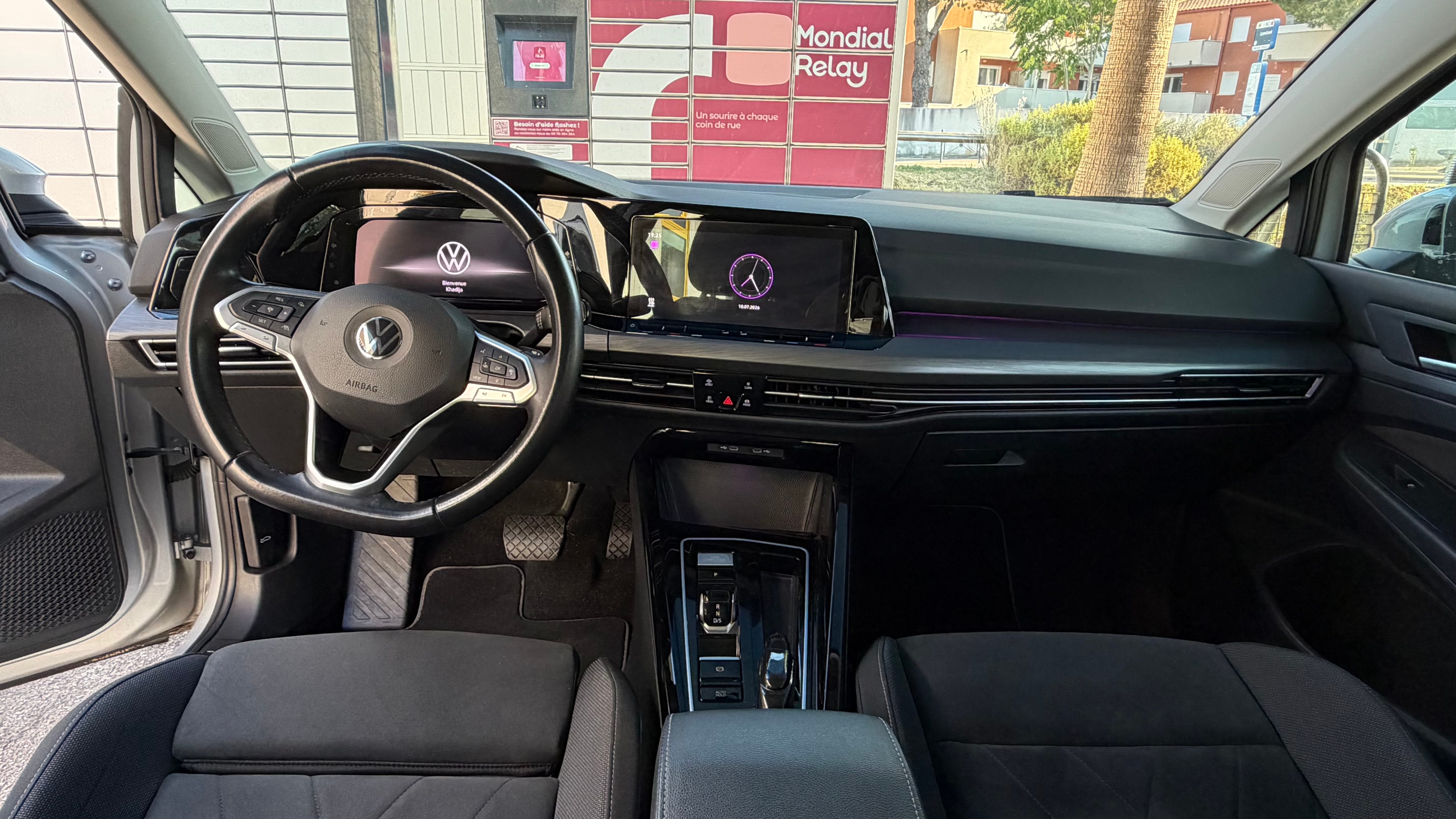 Volkswagen Golf avec GPS