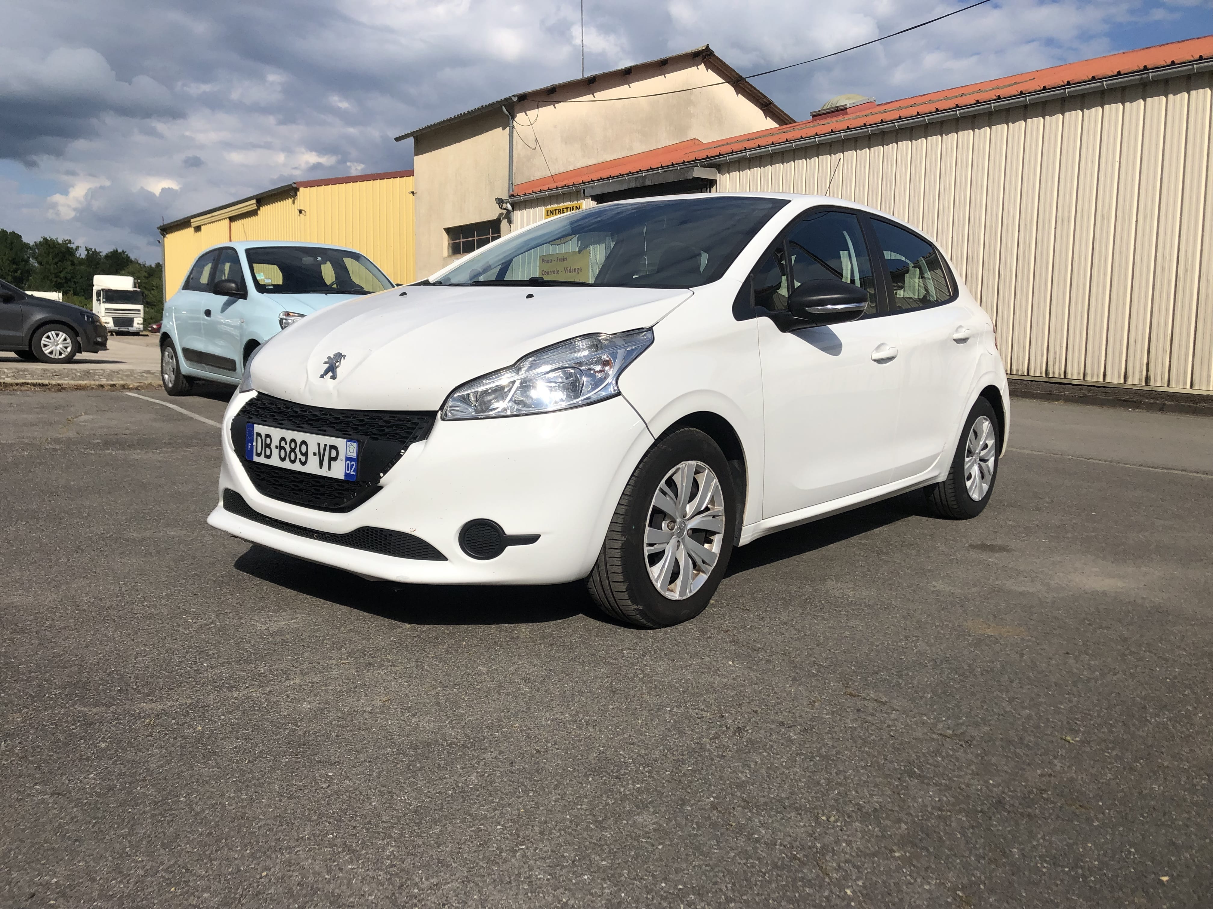 Peugeot 208 Diesel *20036* DB689VP avec Climatisation