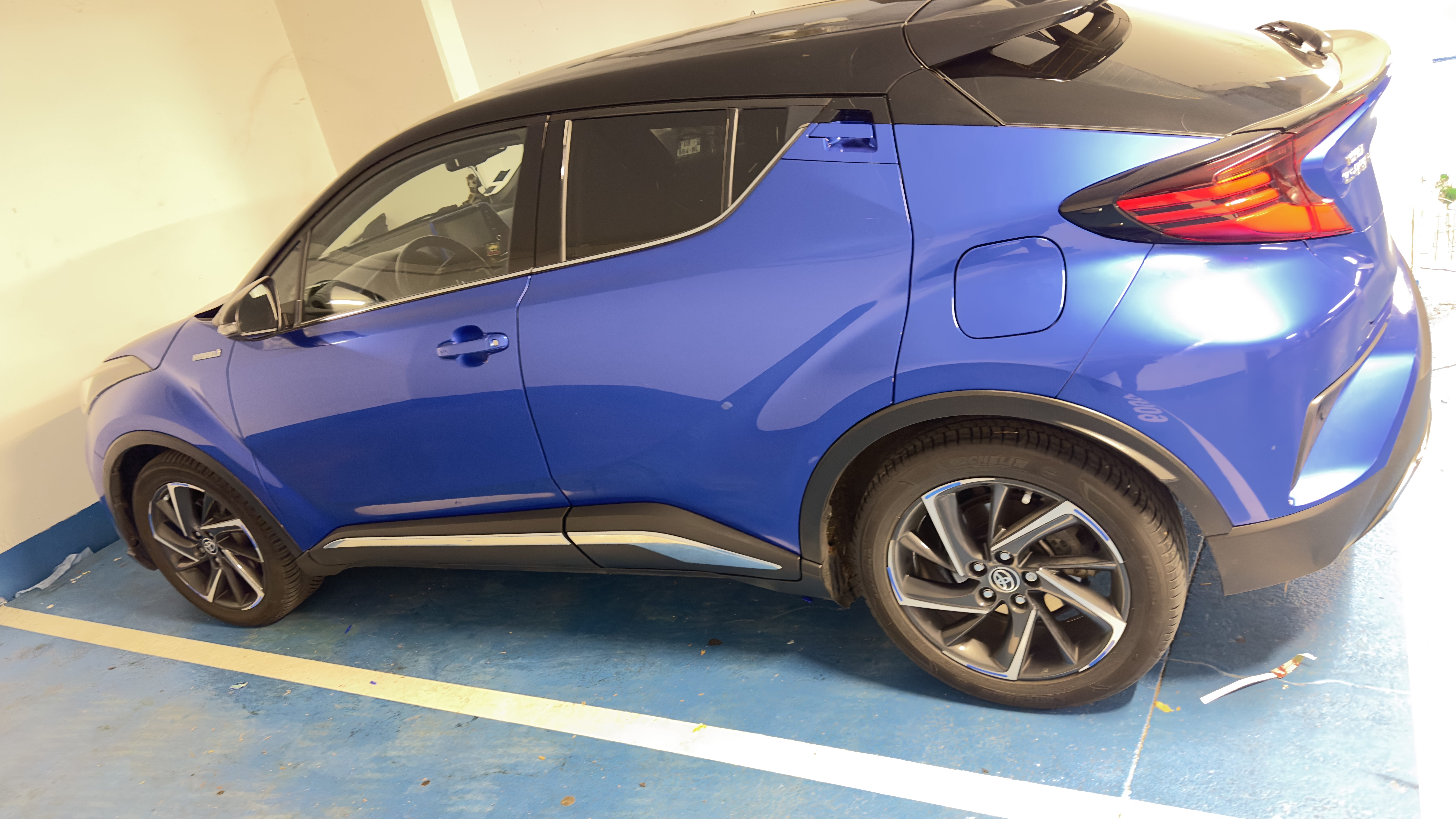 Toyota C-HR, 2020, Essence 95 / Électrique (hybride), automatique