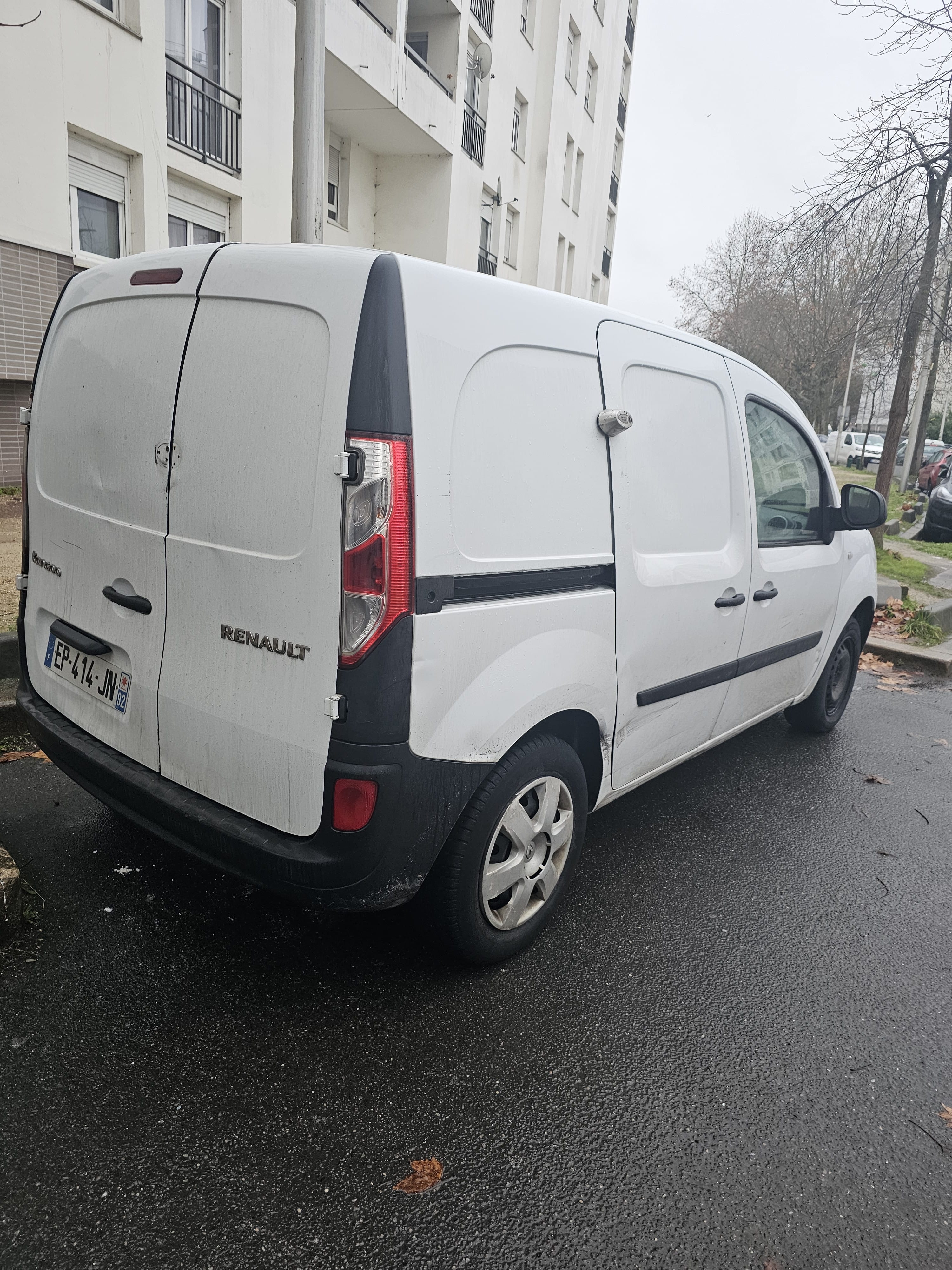 Renault Kangoo Fourgon avec GPS