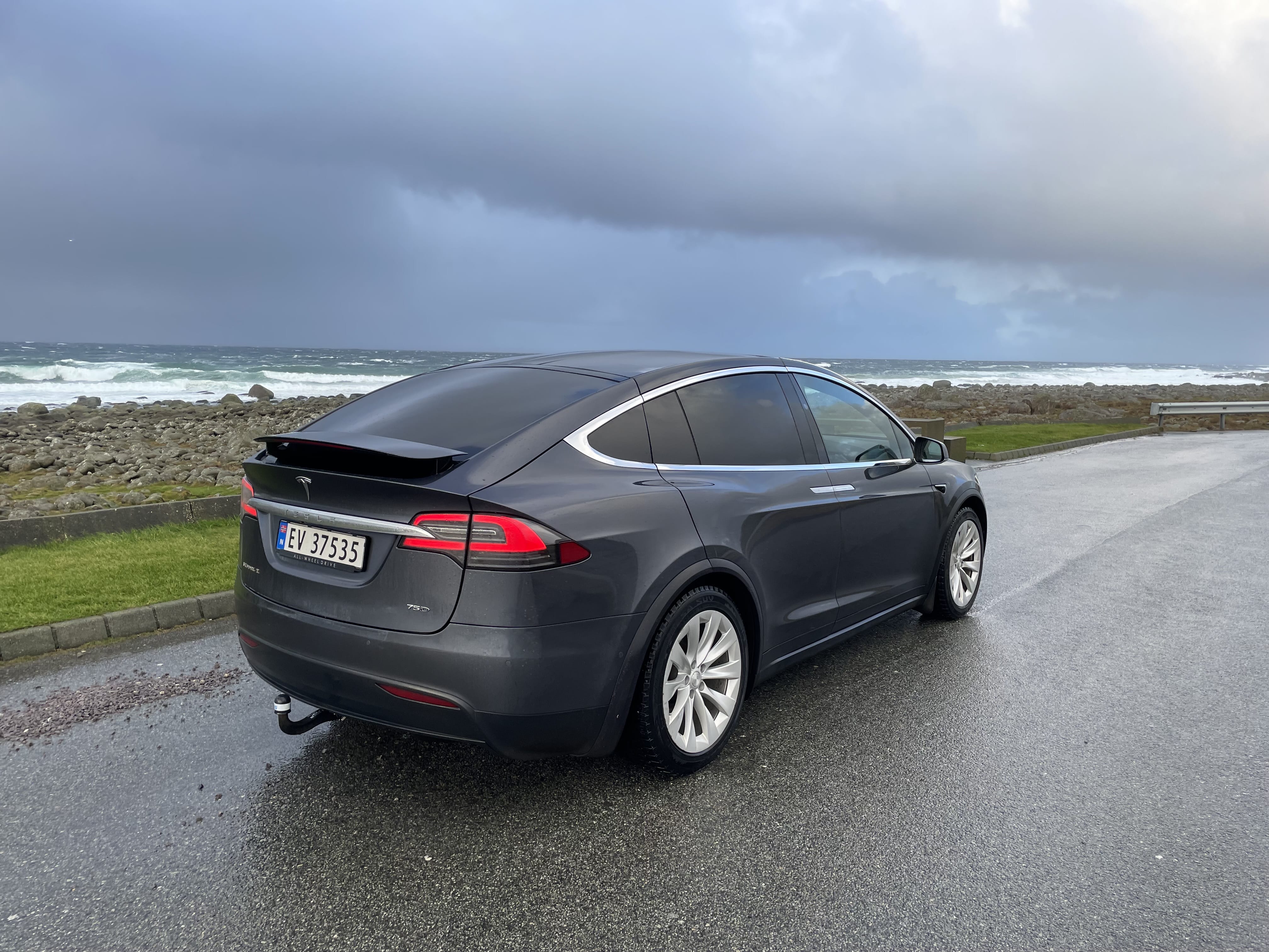 Tesla Model X 75D med GPS