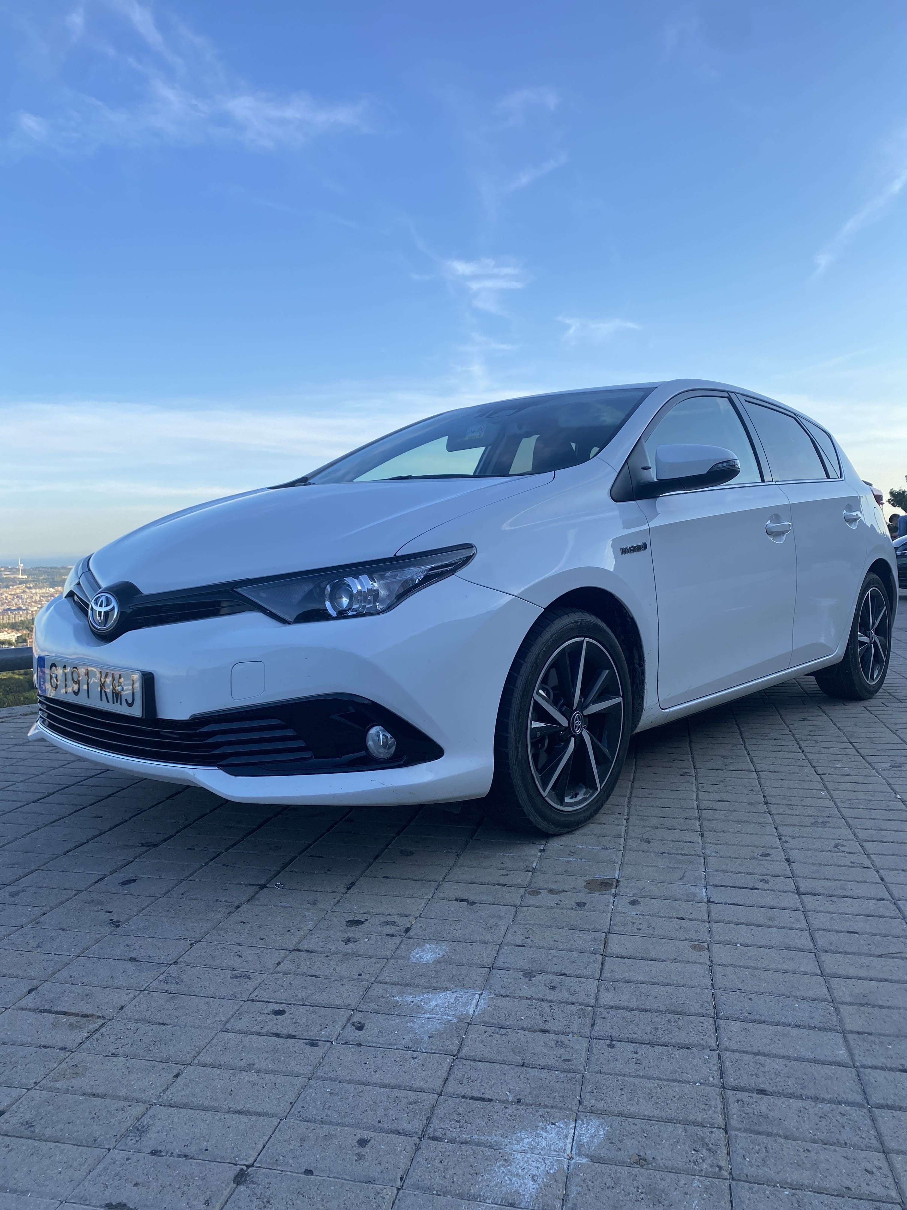 Toyota Auris, 2018, Gasolina 95 / Eléctrico (híbrido), Automático