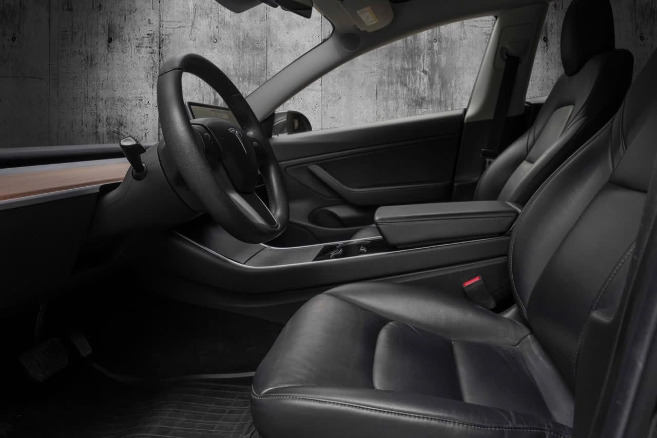 Tesla Model 3 med Cruisekontroll