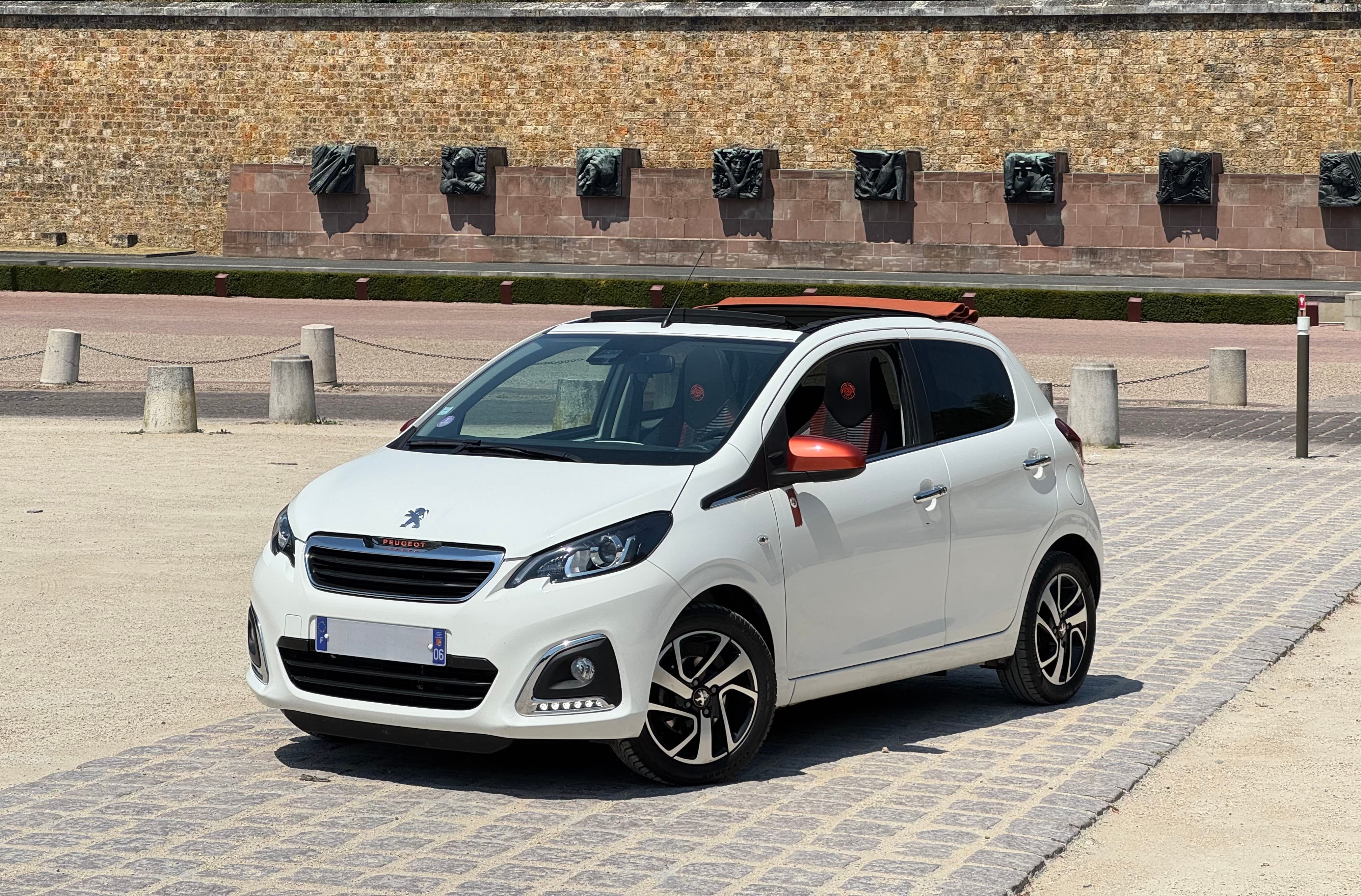 Peugeot 108 Cabriolet Roland Garros (Apple Car Play/Android Auto), 2018, Essence 95