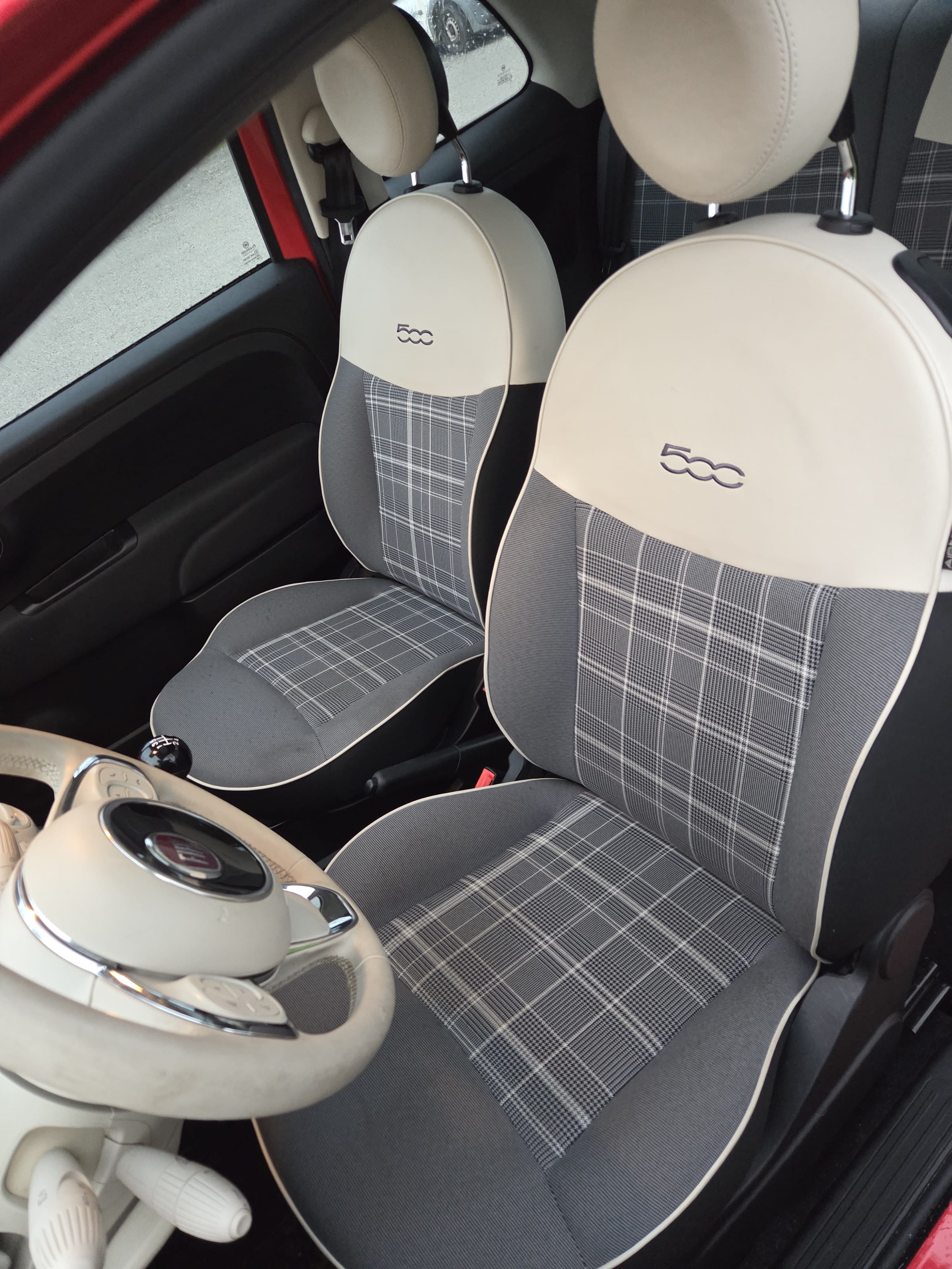 Fiat 500 avec Apple CarPlay