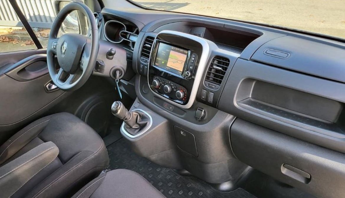 Renault Trafic avec diable avec GPS