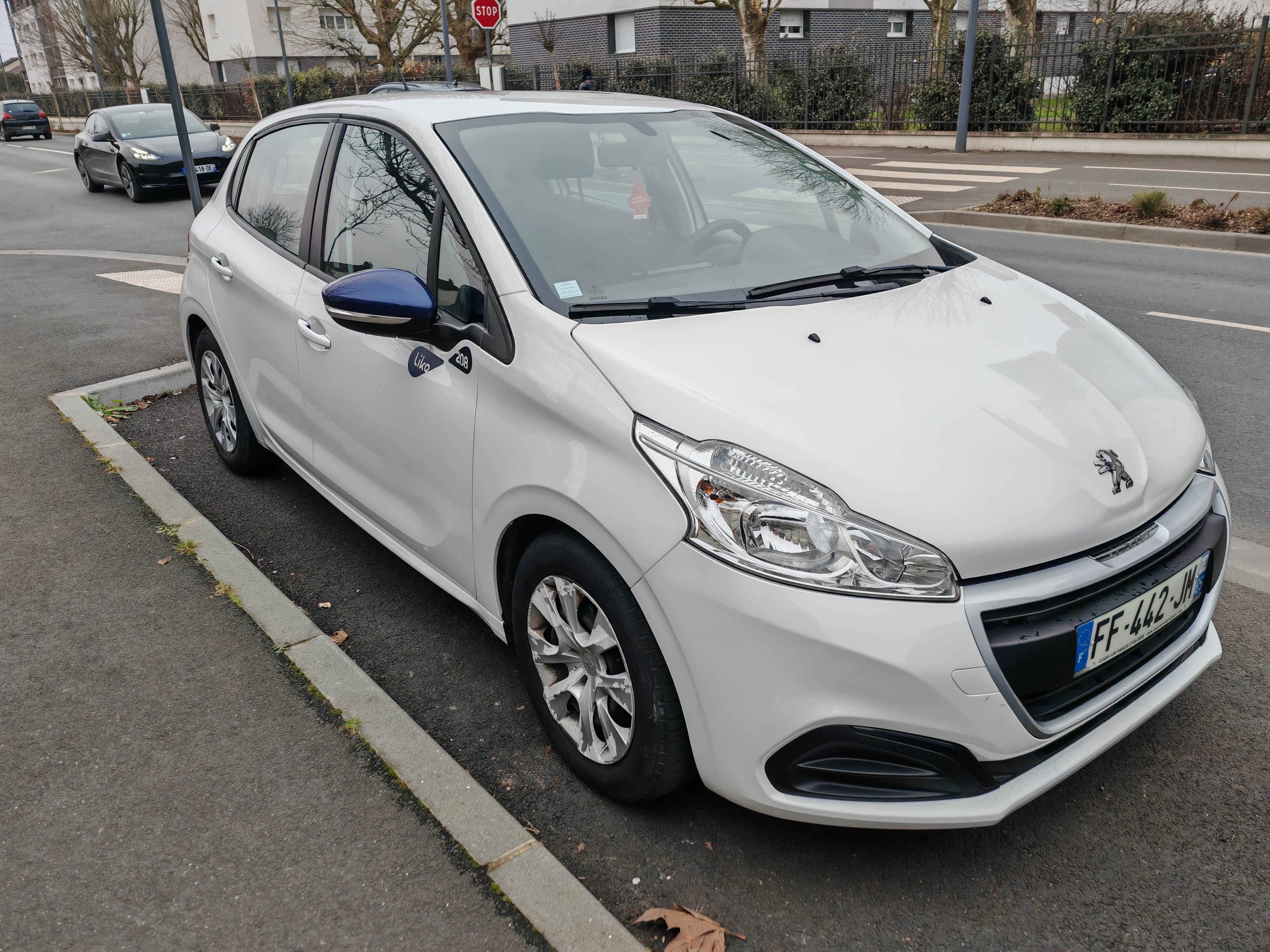 Peugeot 208, 2019, Essence 98