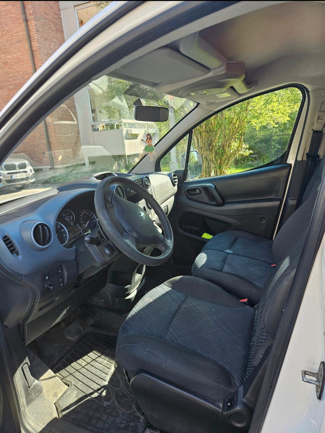 Peugeot Partner Varebil with Audio / iPod input
