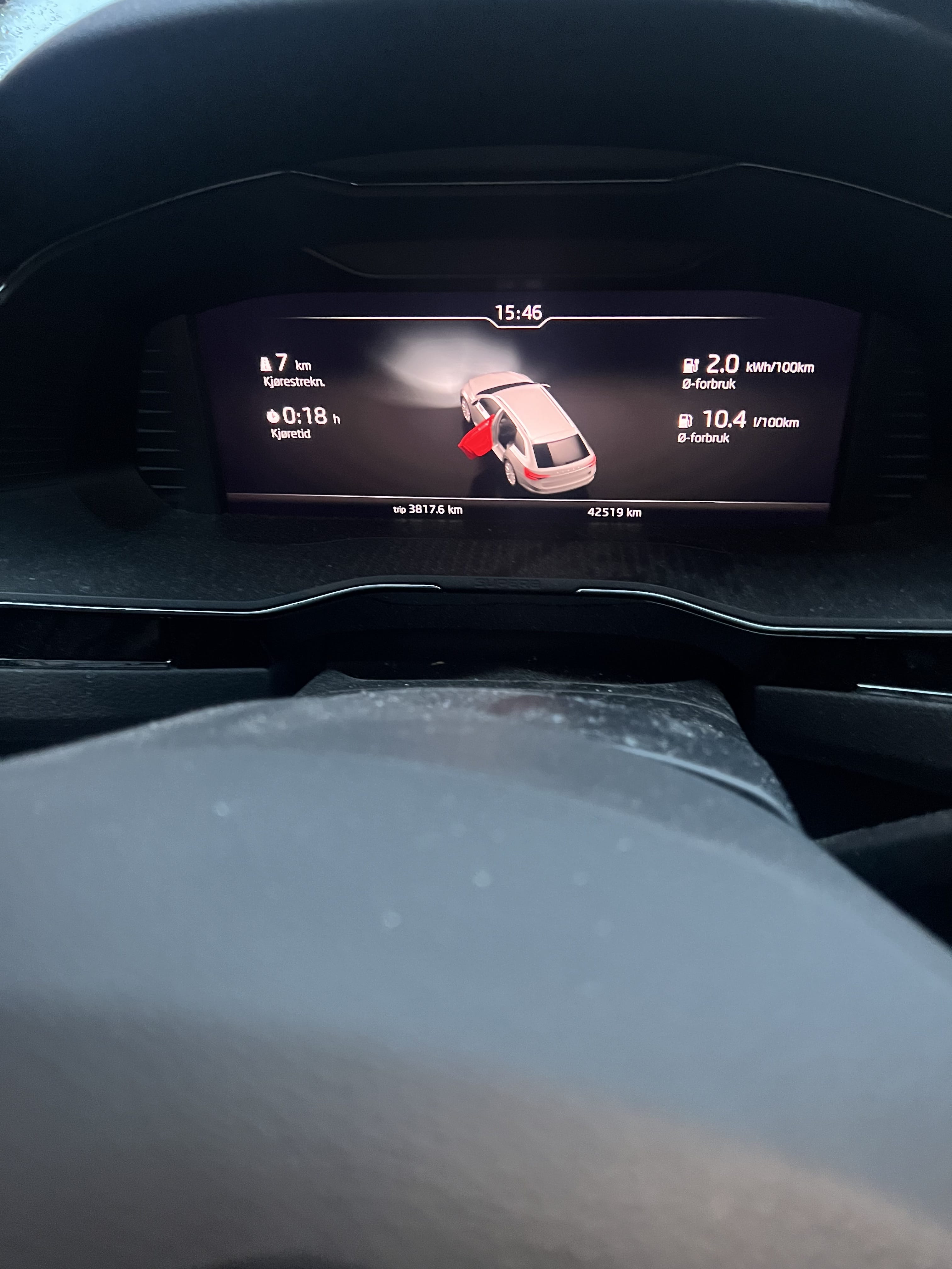 Skoda Superb med Skiboks