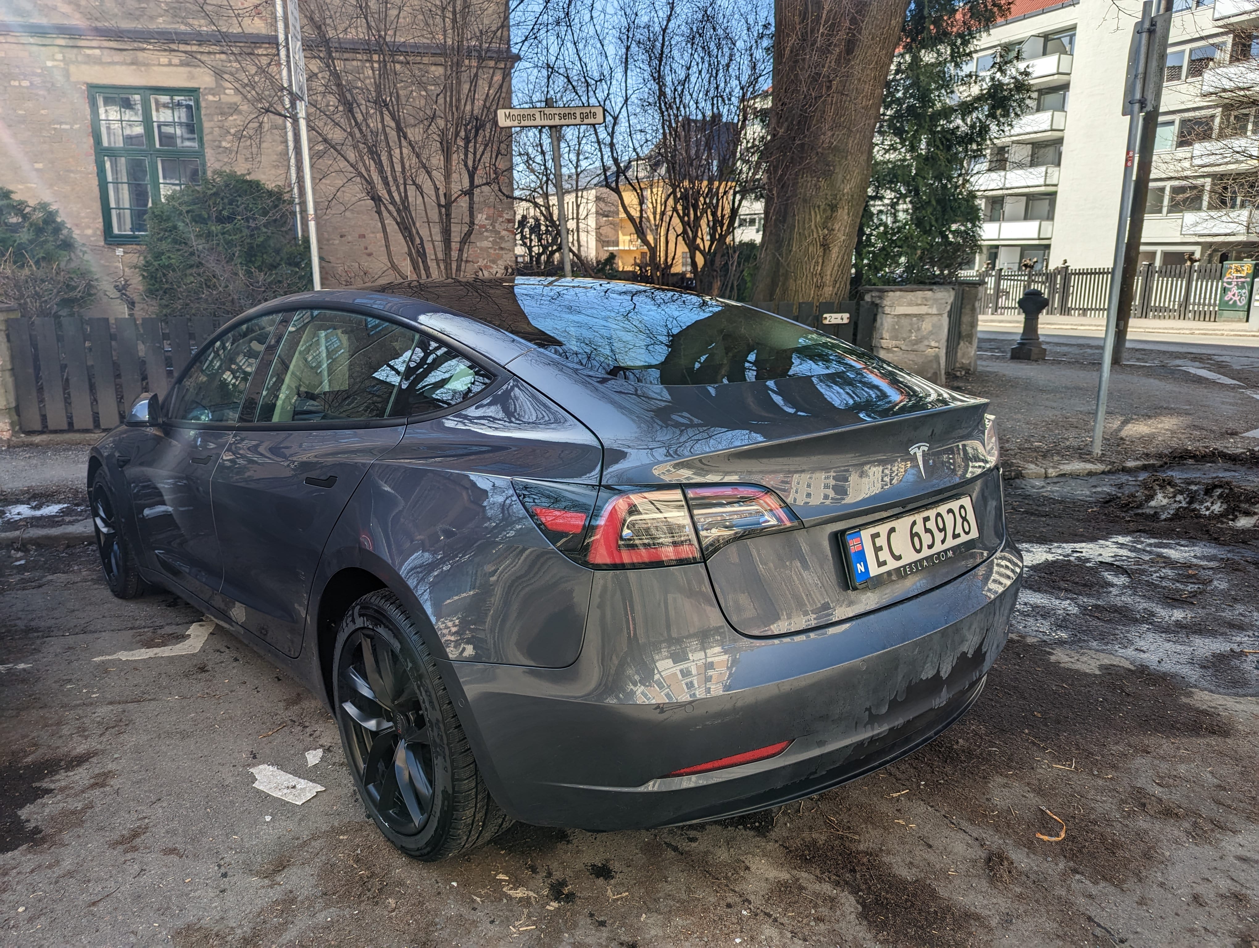 Tesla Model 3 med GPS