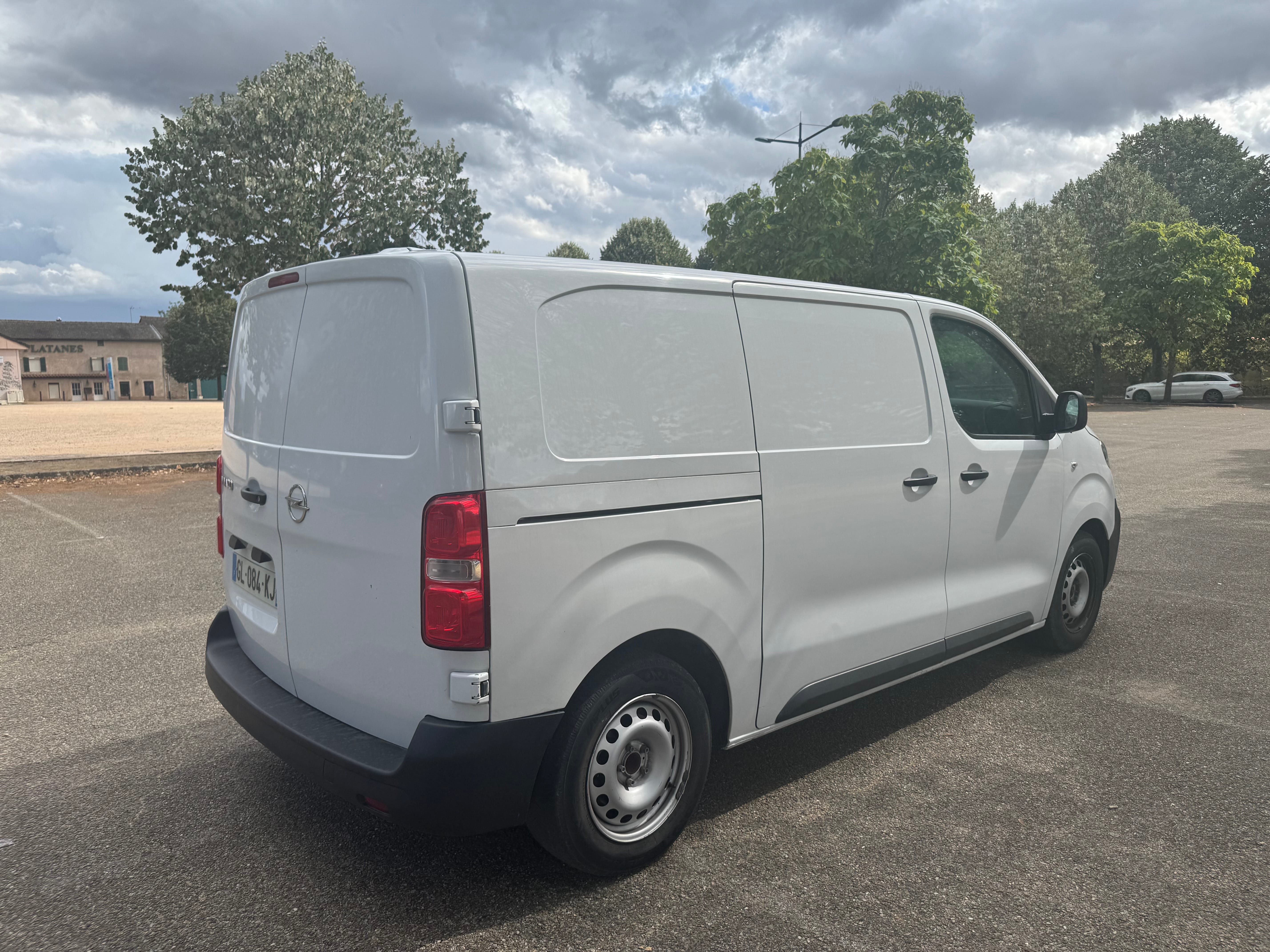 Opel Vivaro 1,5 hdi avec Port USB