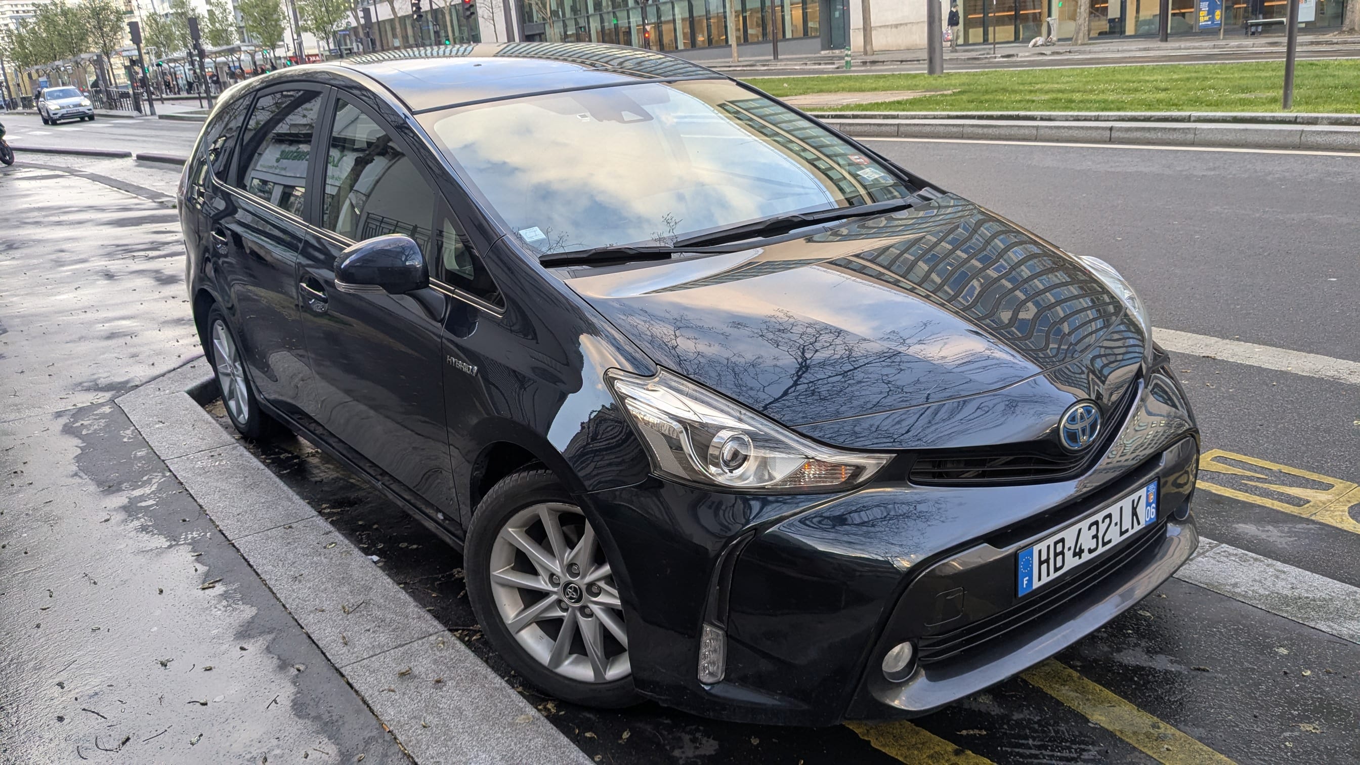 Toyota Prius + avec Entrée audio / iPod