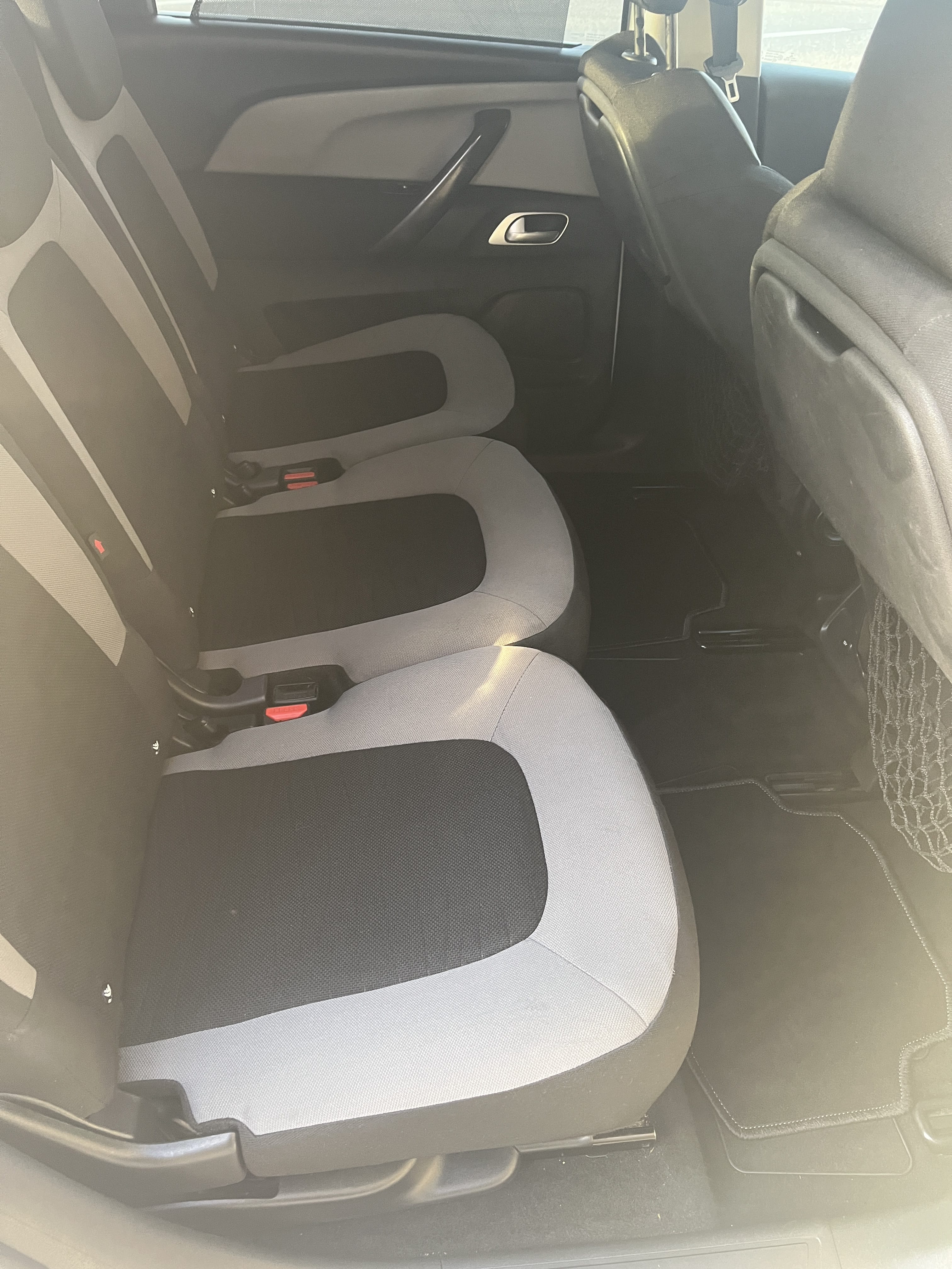 Citroen C4 1.6 HDI 115 ch , puissance fiscale 7 CV avec Audio Bluetooth