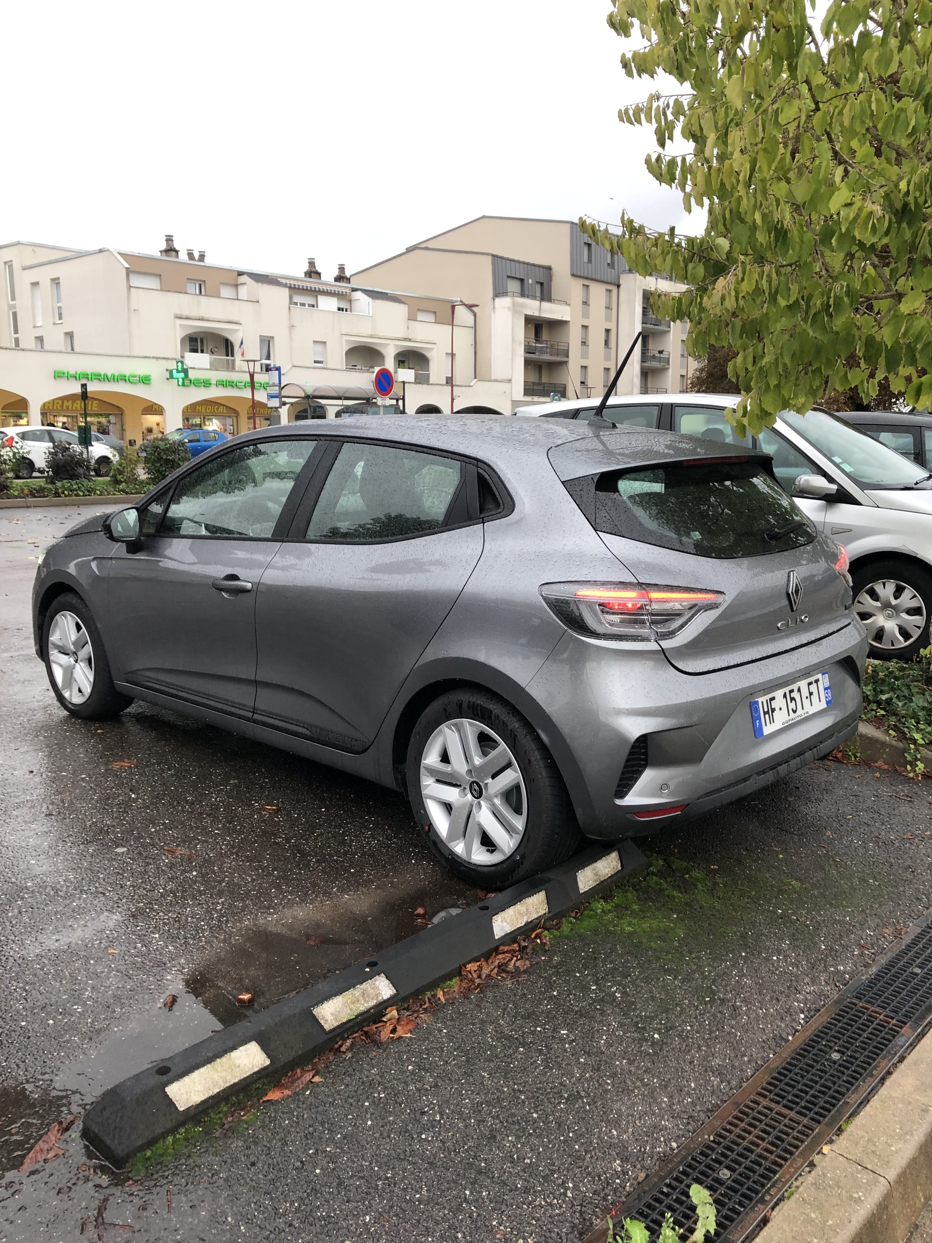 Renault Clio E-tech avec Climatisation