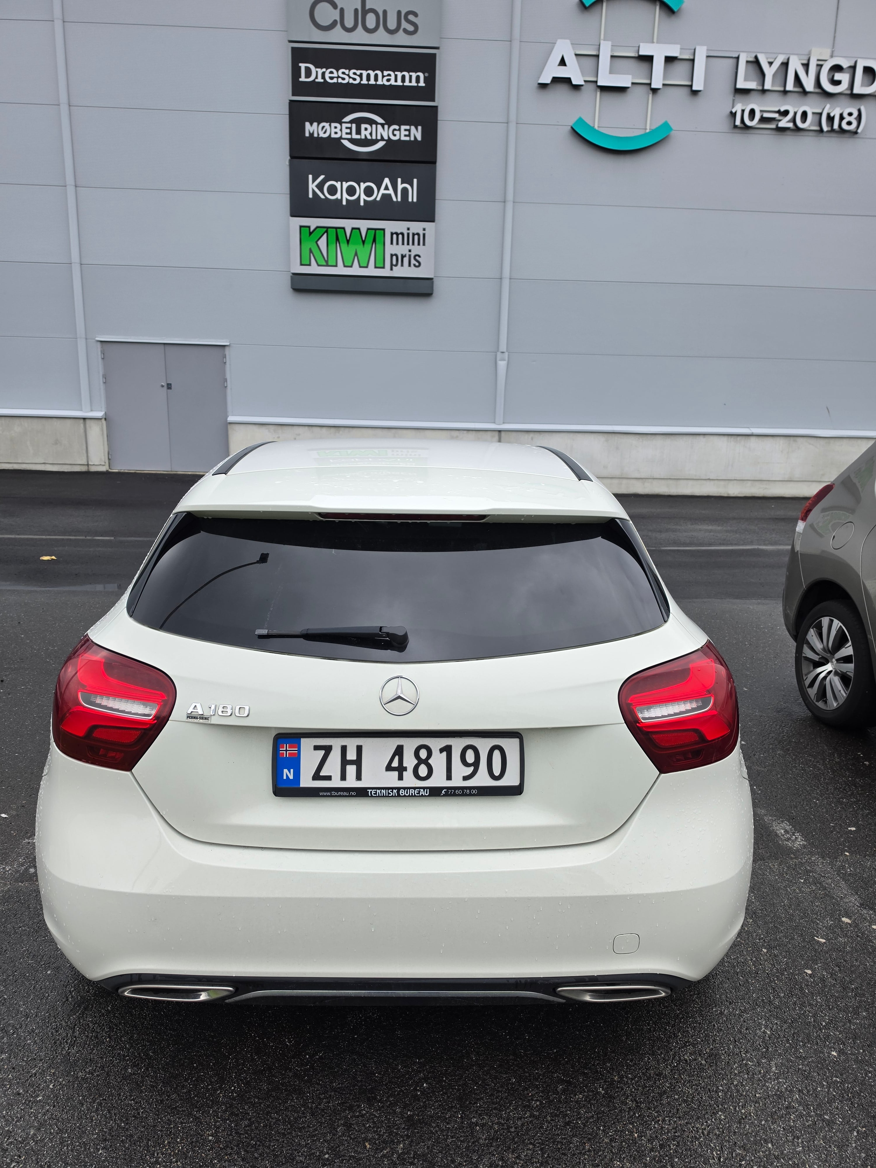 Mercedes-Benz A-Klasse 180 med Ryggekamera