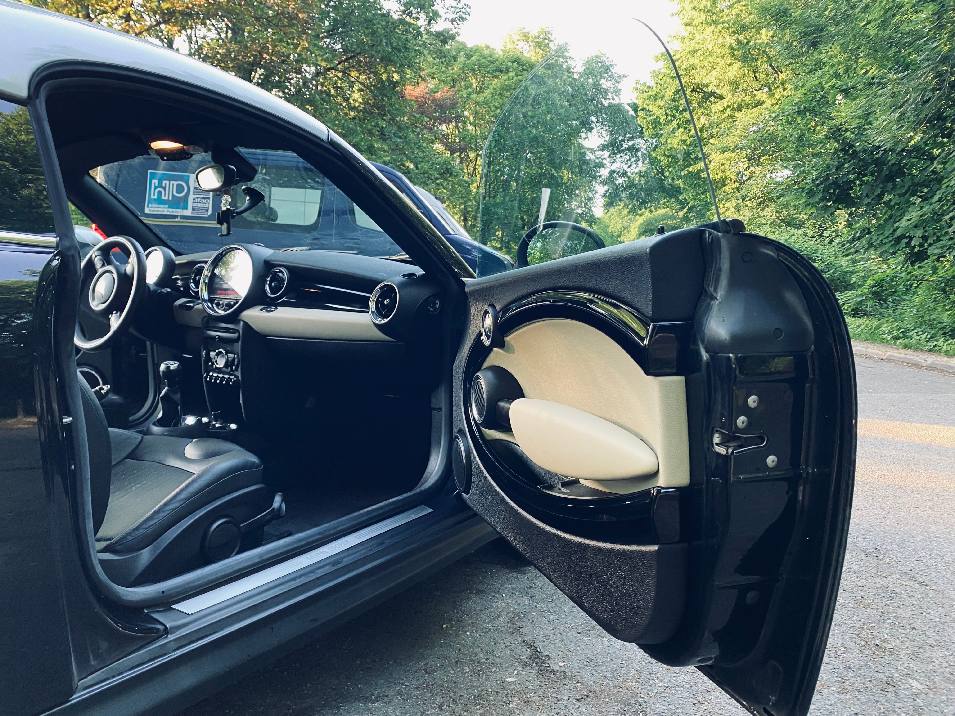 Mini Coupé avec Entrée audio / iPod