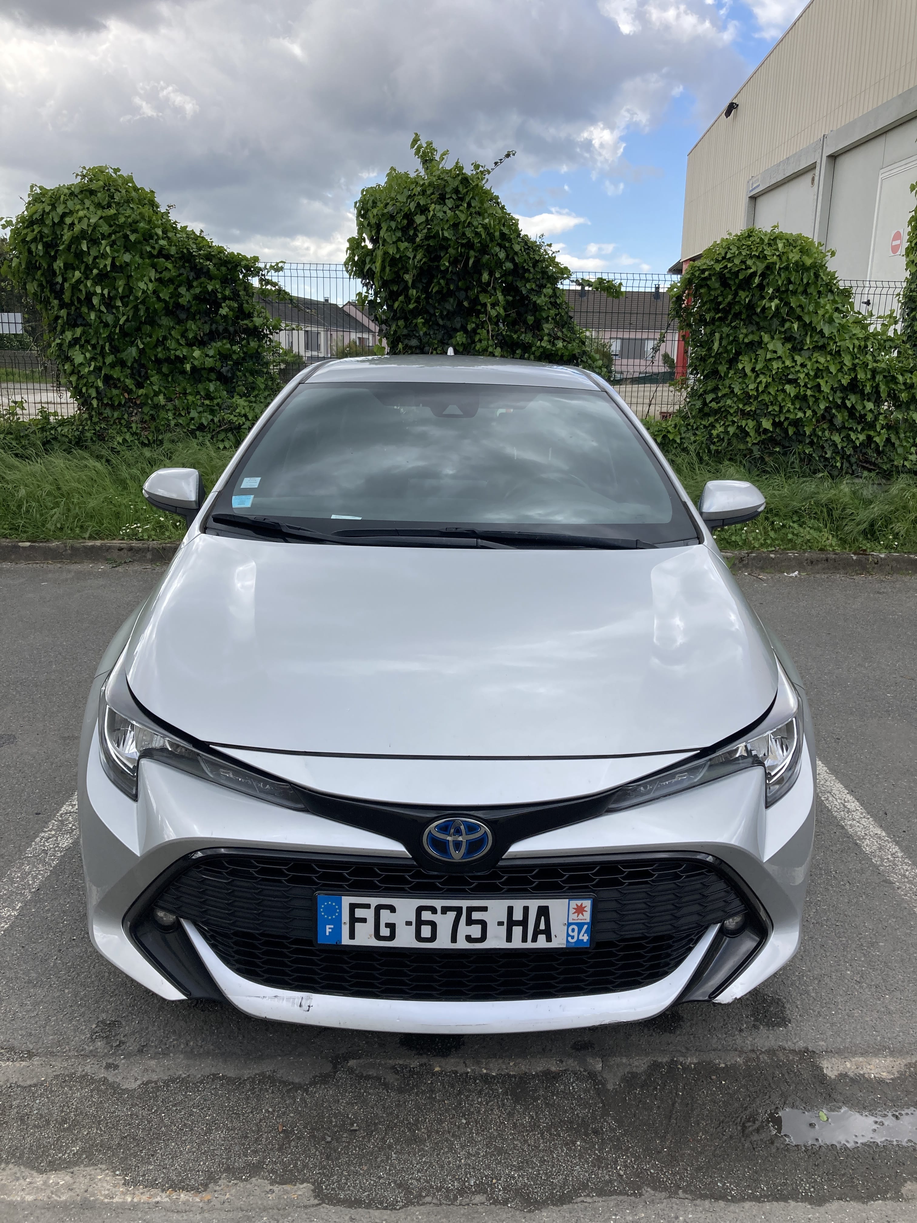 Toyota Corolla, 2019, Essence 95 / Électrique (hybride), automatique
