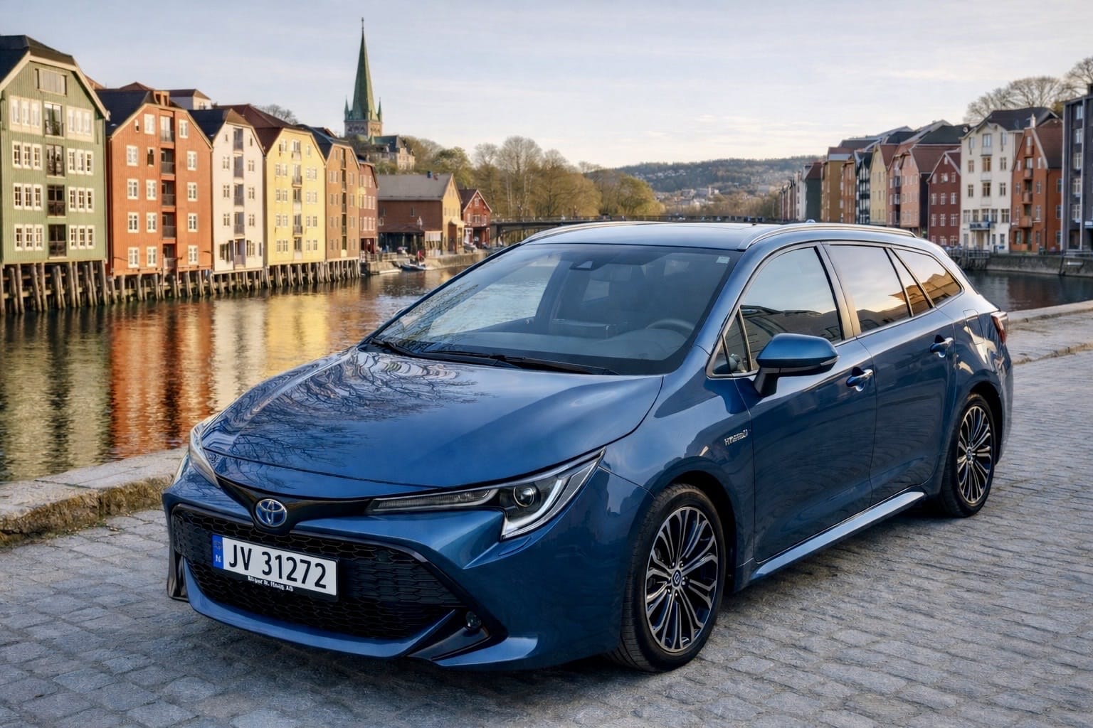 Toyota Corolla 1.8 Hybrid (Petrol–Electric), 2019, Blyfri 95 / Elektrisk (hybrid), automatisk