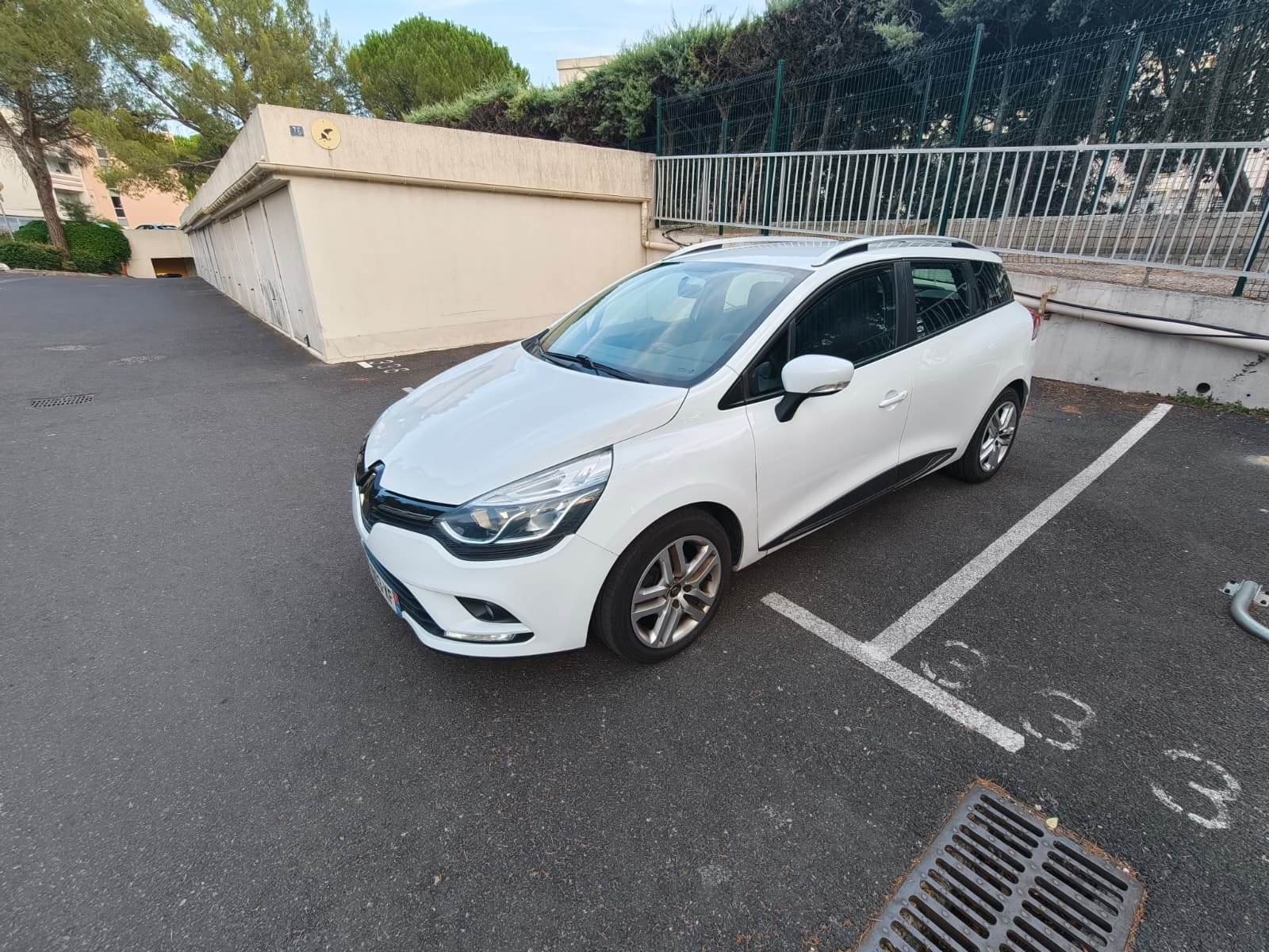 Renault Clio Estate, 2019, Essence 98