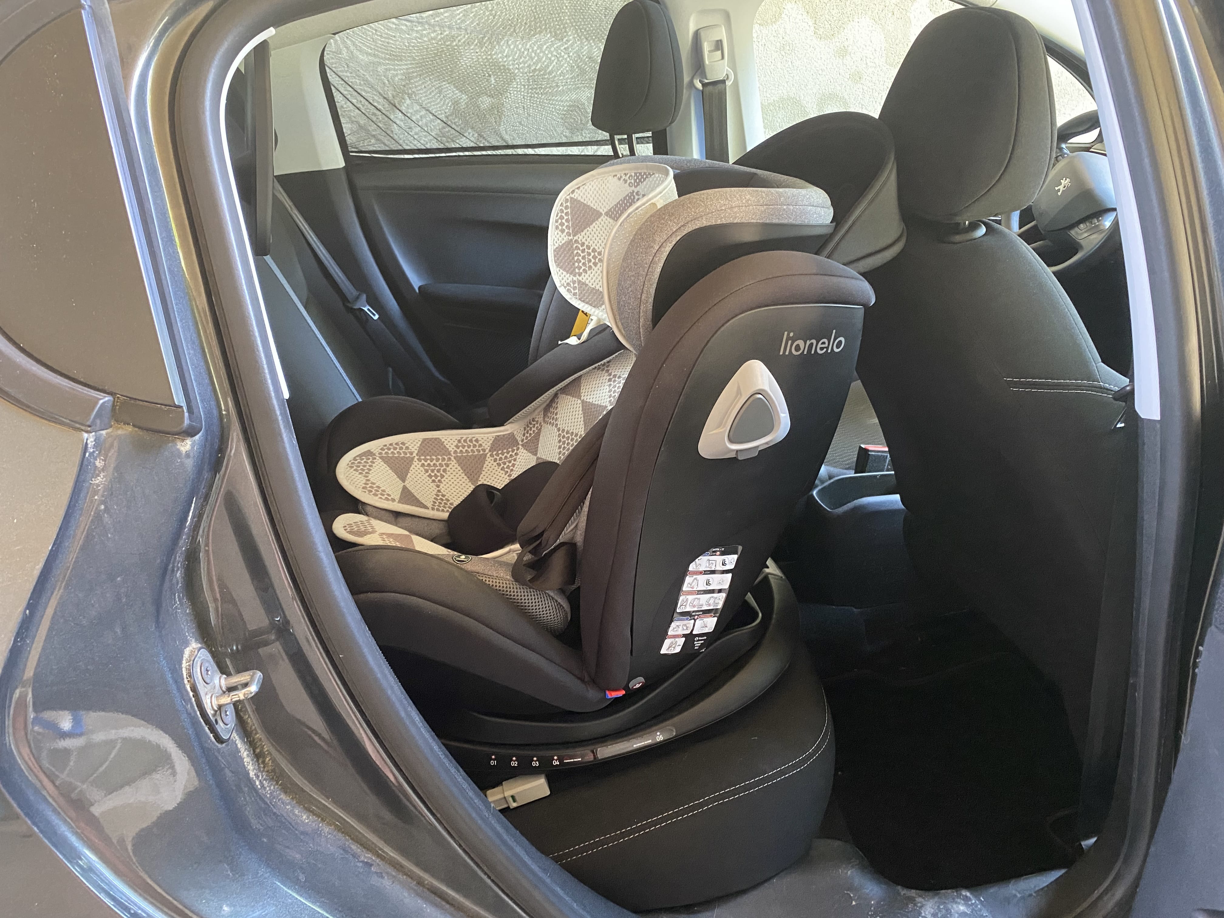 Peugeot 208 Active Suréquipée + avec Entrée audio / iPod