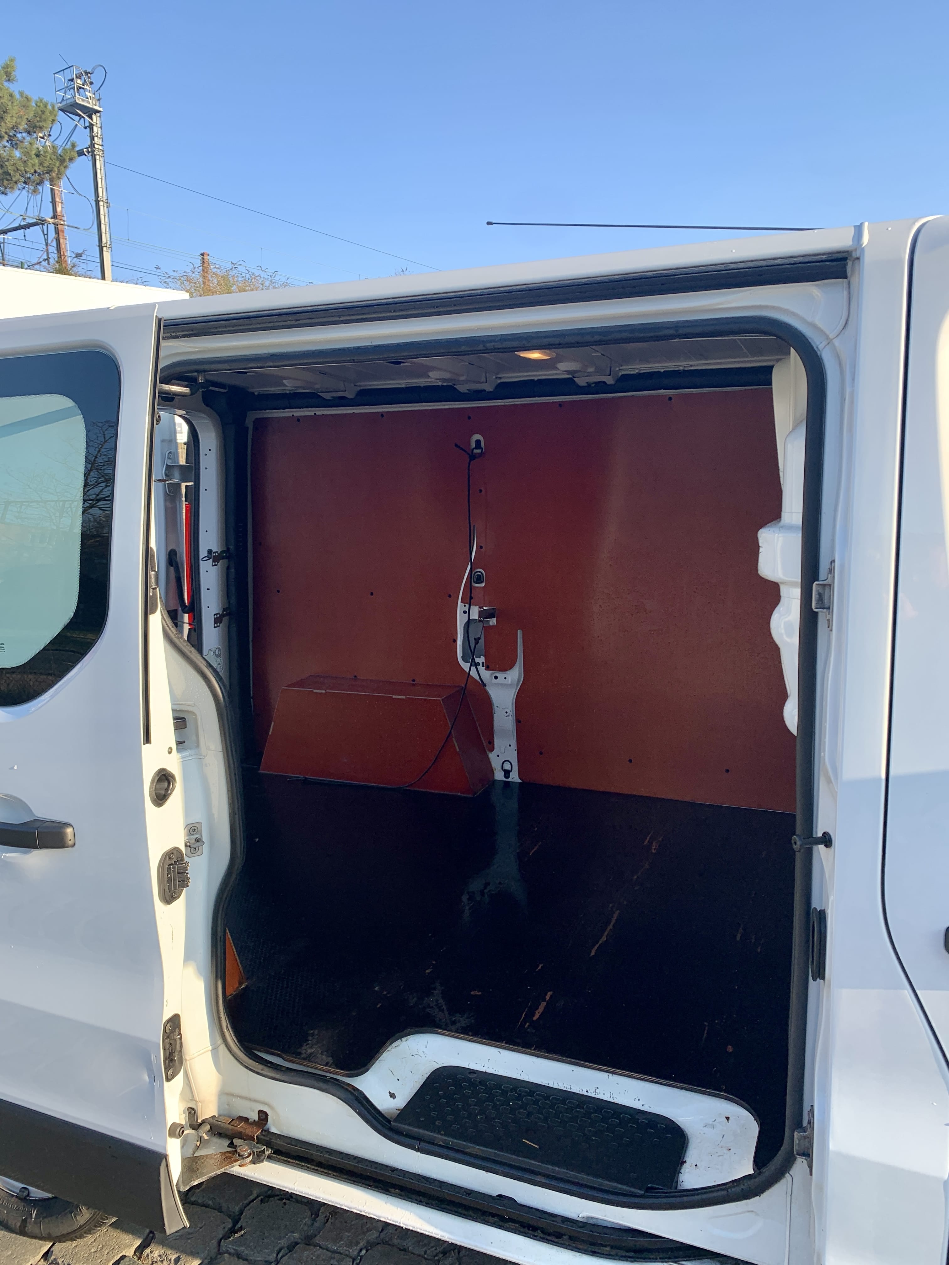 Renault Trafic PARKING BEPARK GARE DU MIDI - DIESEL - AIRCO
