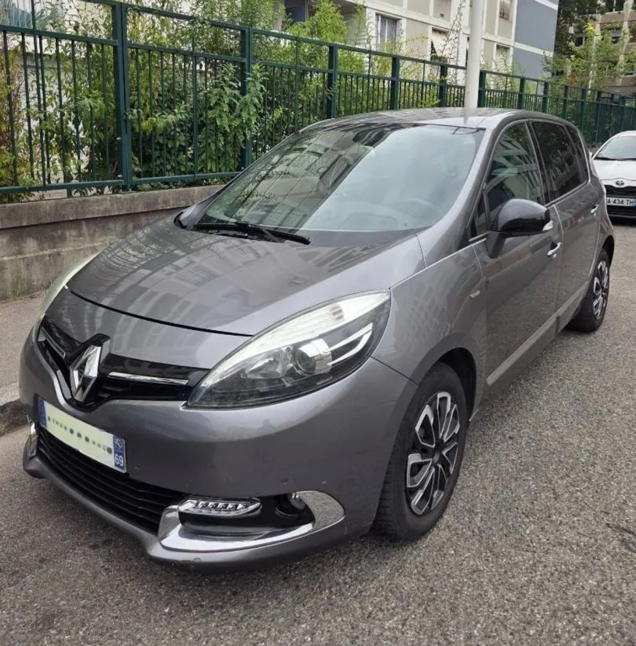 Renault Scenic 1.6 Dci 130 mit USB-Ladeanschlüsse