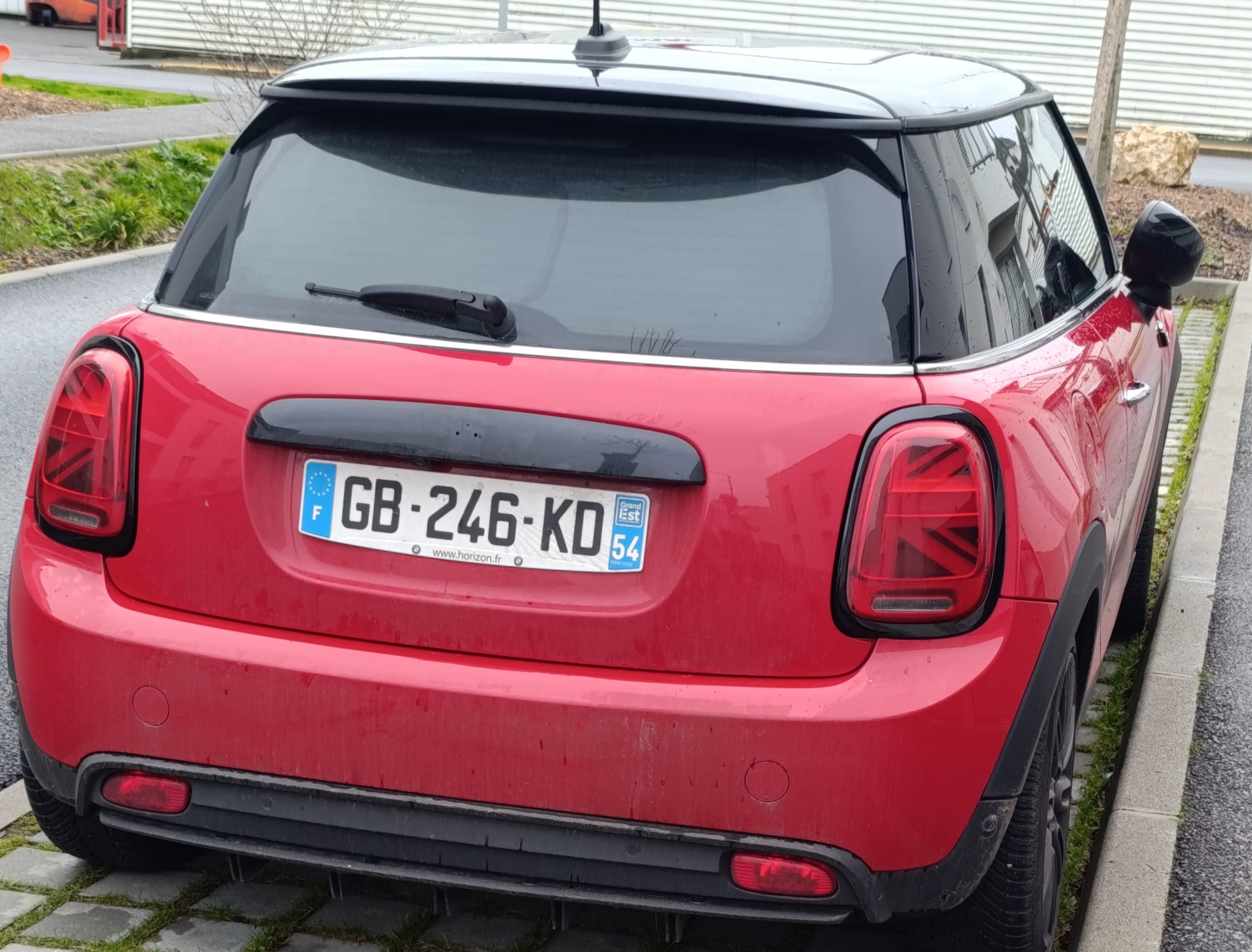 Mini Cooper SE avec GPS