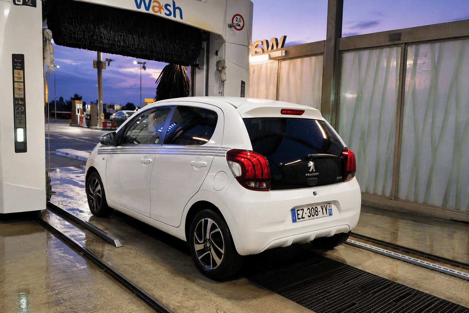 Peugeot 108 1.0 VTi avec Audio Bluetooth