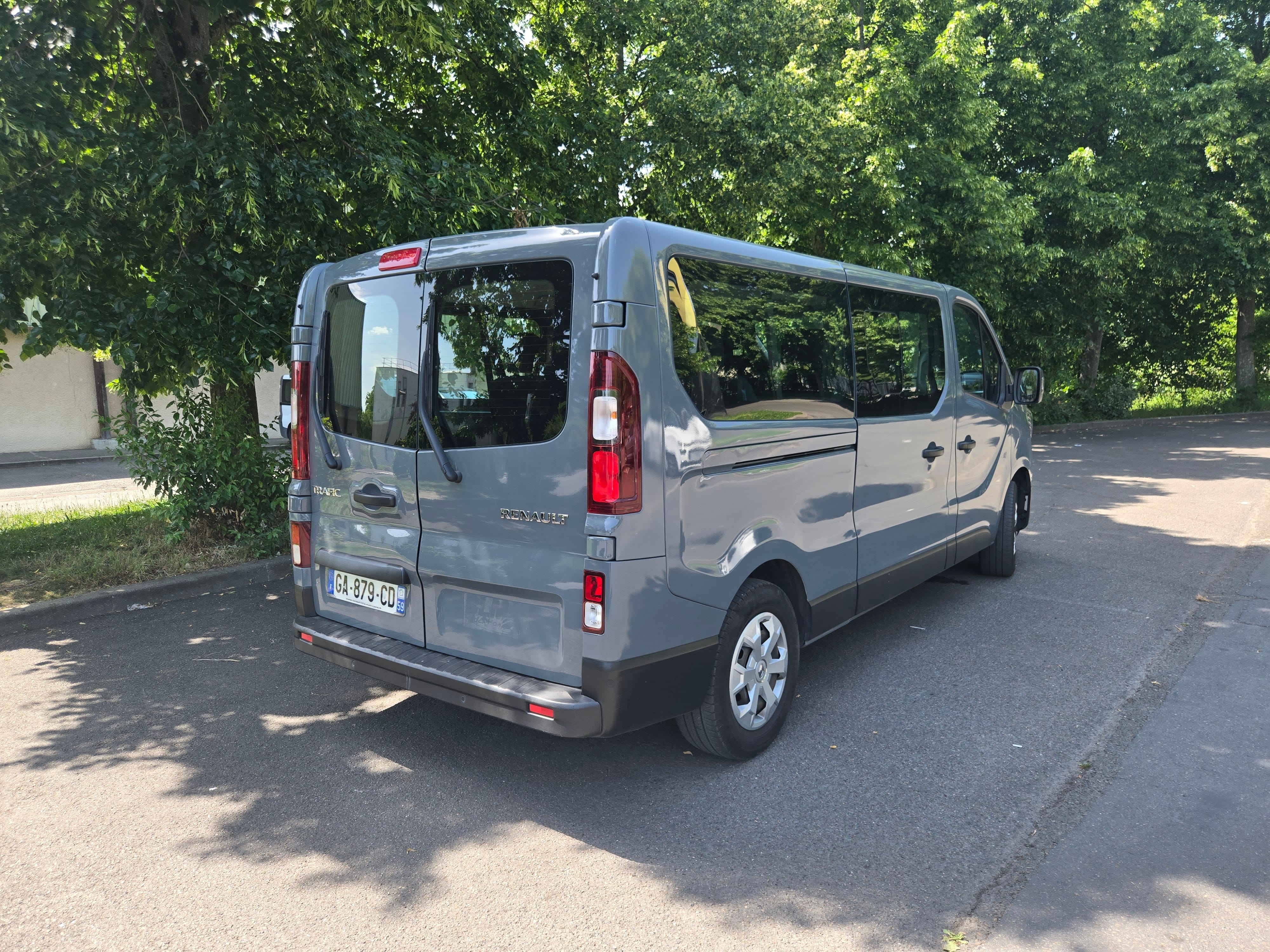 Renault Trafic Passenger Renault Trafic 9 places – 2.0 dci 150 CV – CarPlay avec GPS