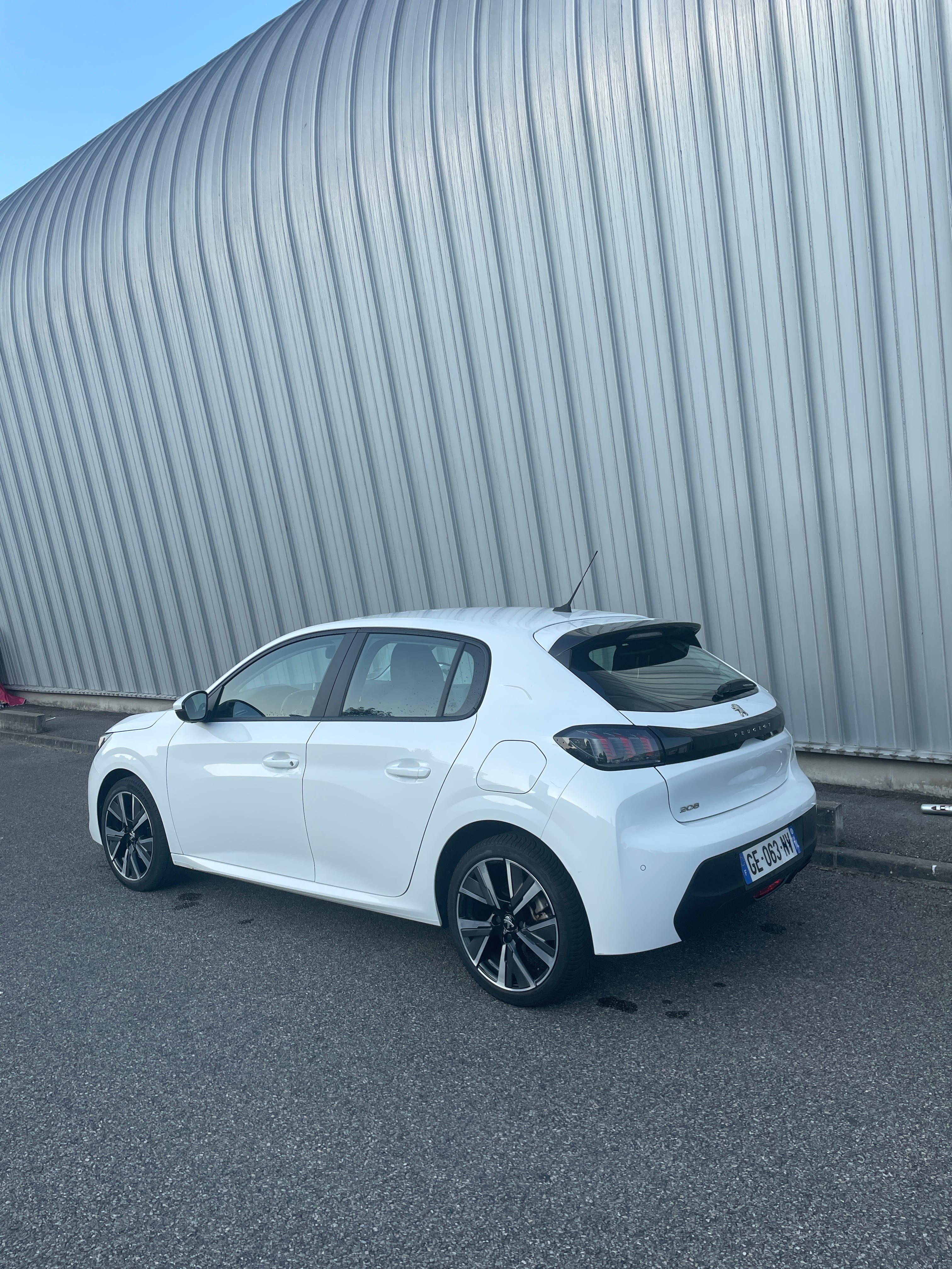 Peugeot 208 avec GPS