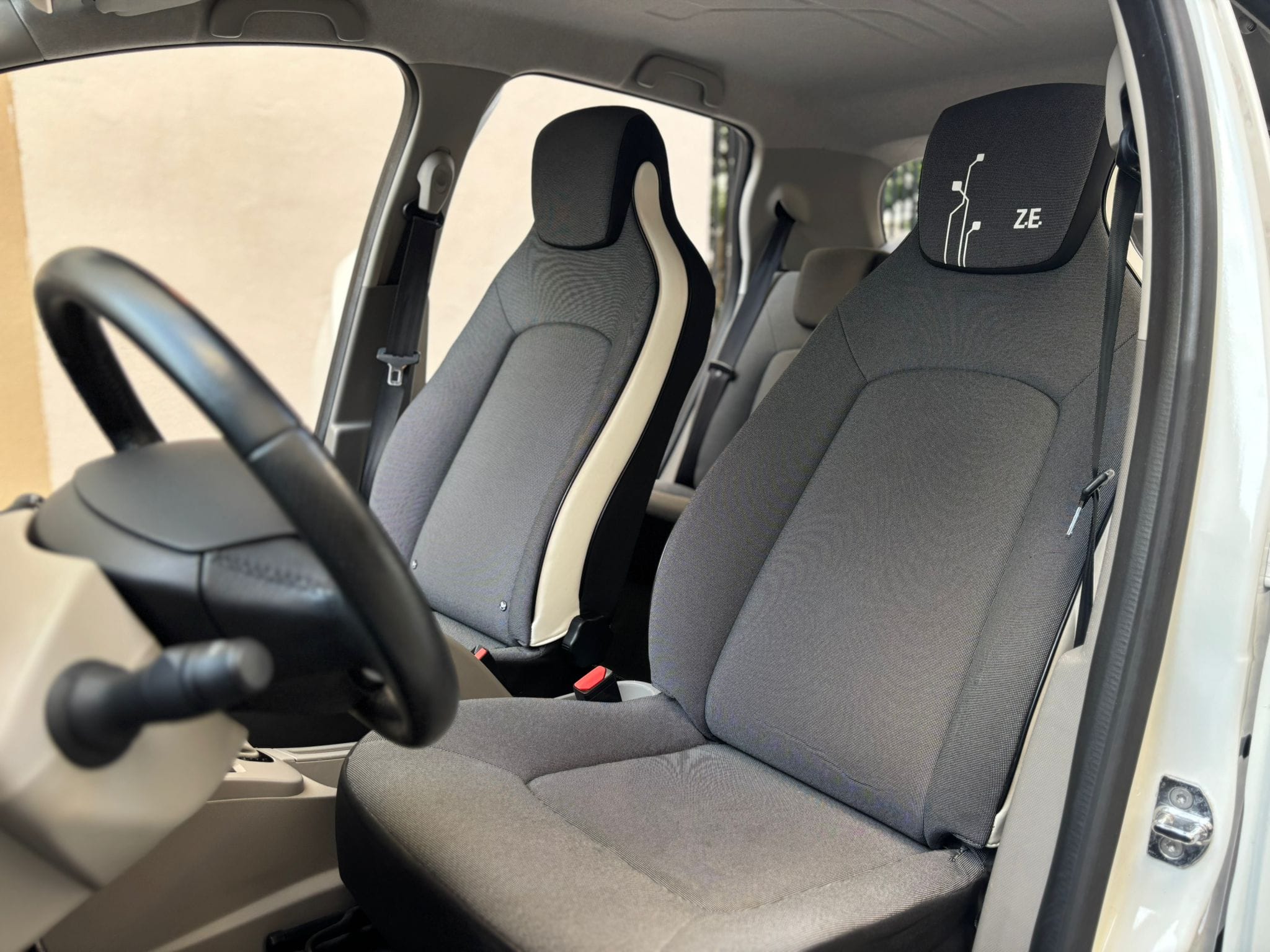 Renault ZOE Intens – Autonomie Urbaine 22 kW – 100 % électrique, stationnement gratuit avec Audio Bluetooth