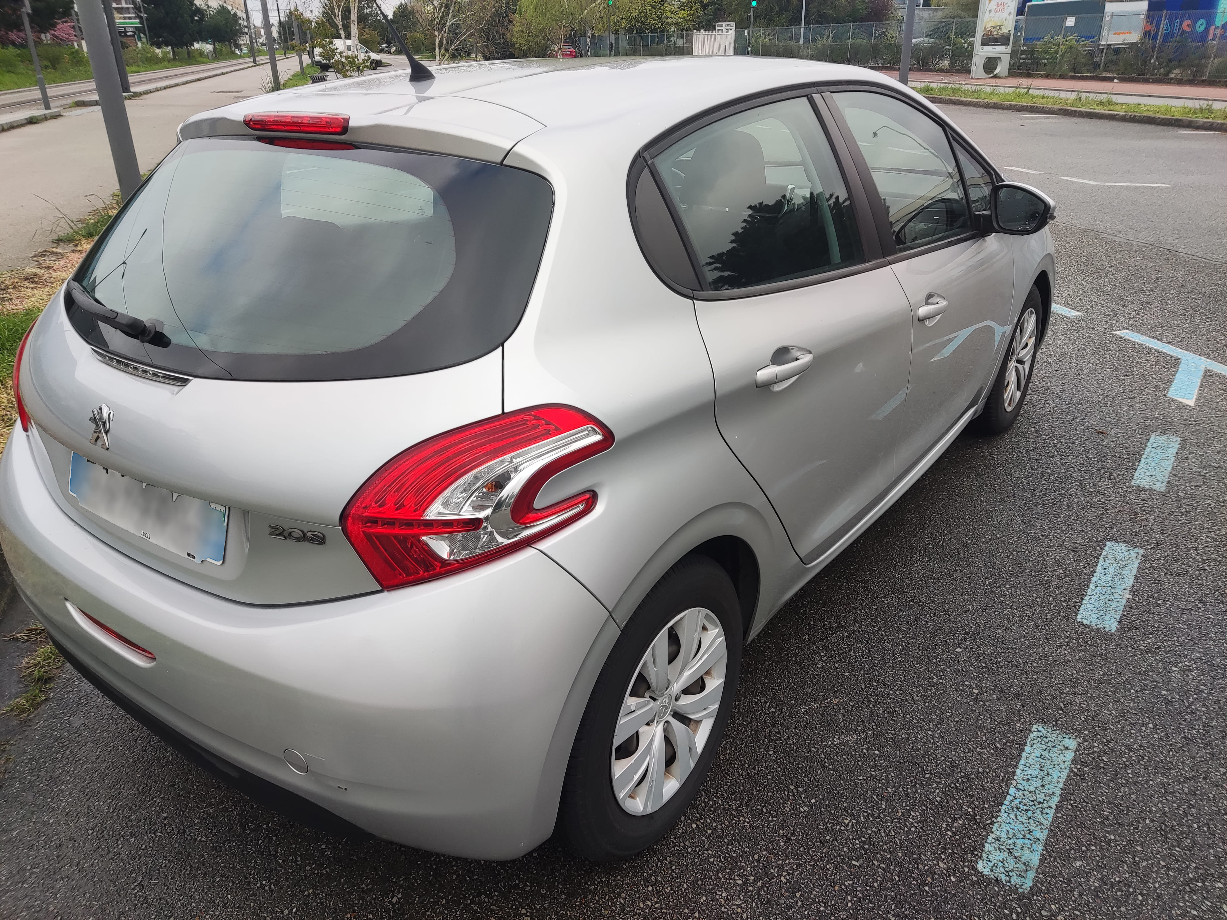 Peugeot 208 1.2 VTI 82 Ch avec Régulateur de vitesse