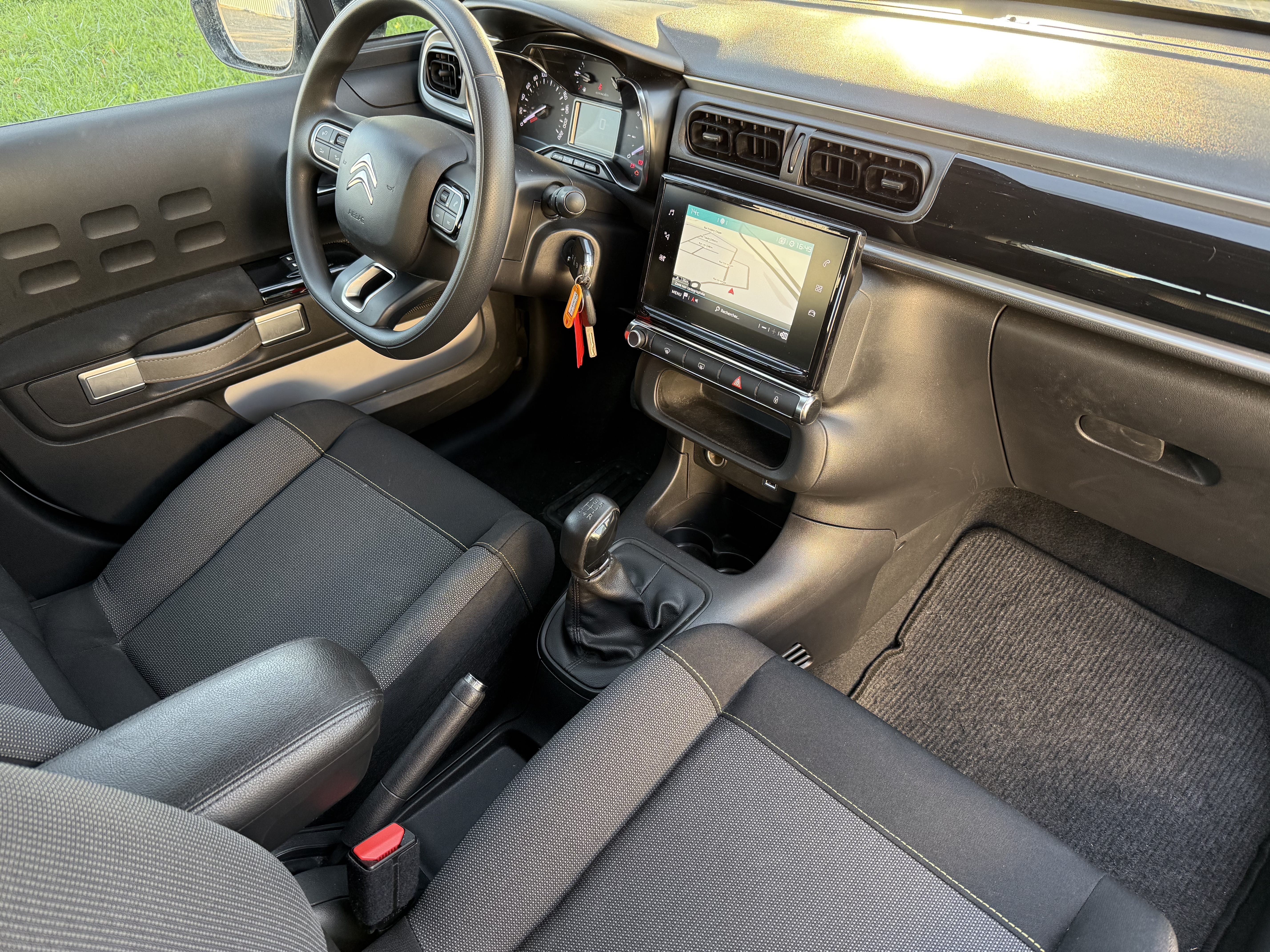 Citroen C3 GPS / Bluetooth / CARPLAY-ANDROID AUTO / pneus 4 saisons avec Audio Bluetooth