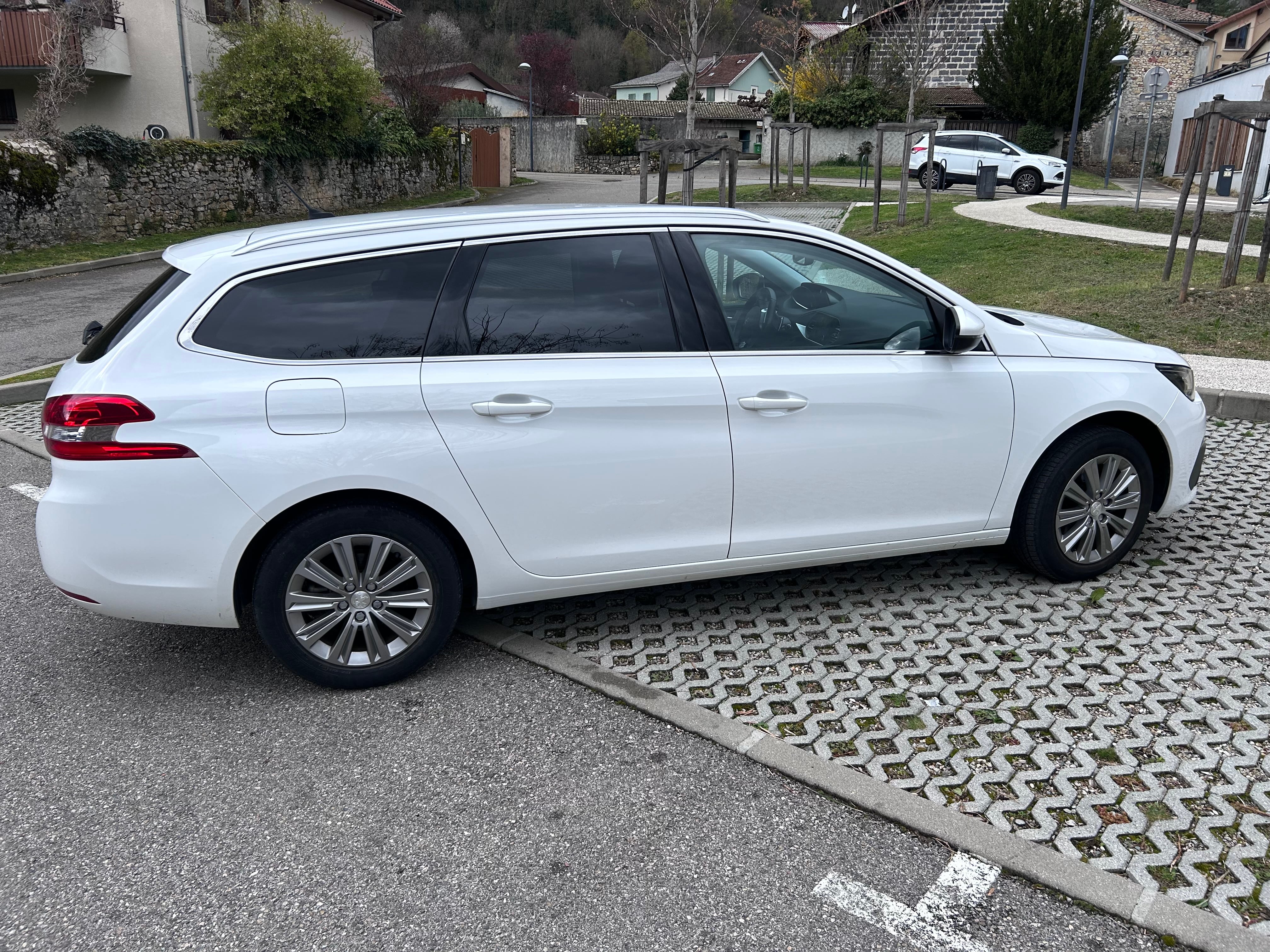 Peugeot 308 SW avec Climatisation