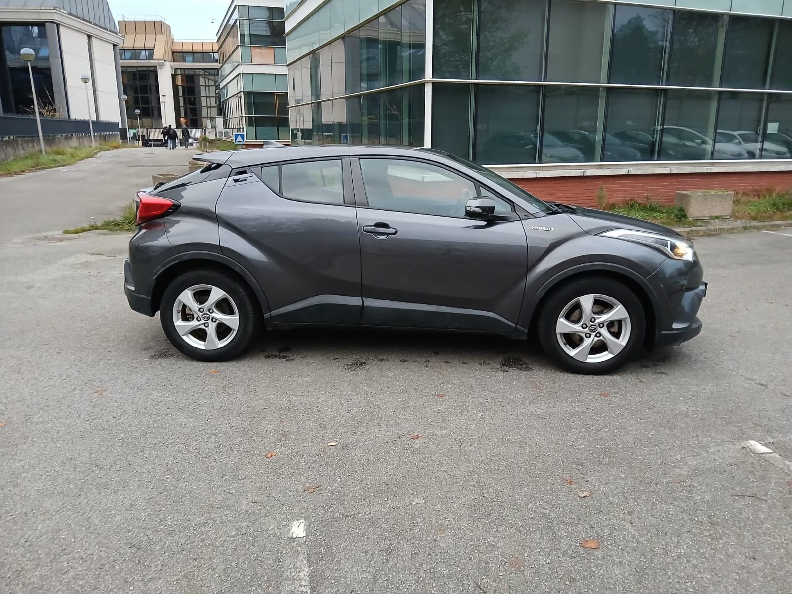 Toyota C-HR Hybrid avec Climatisation